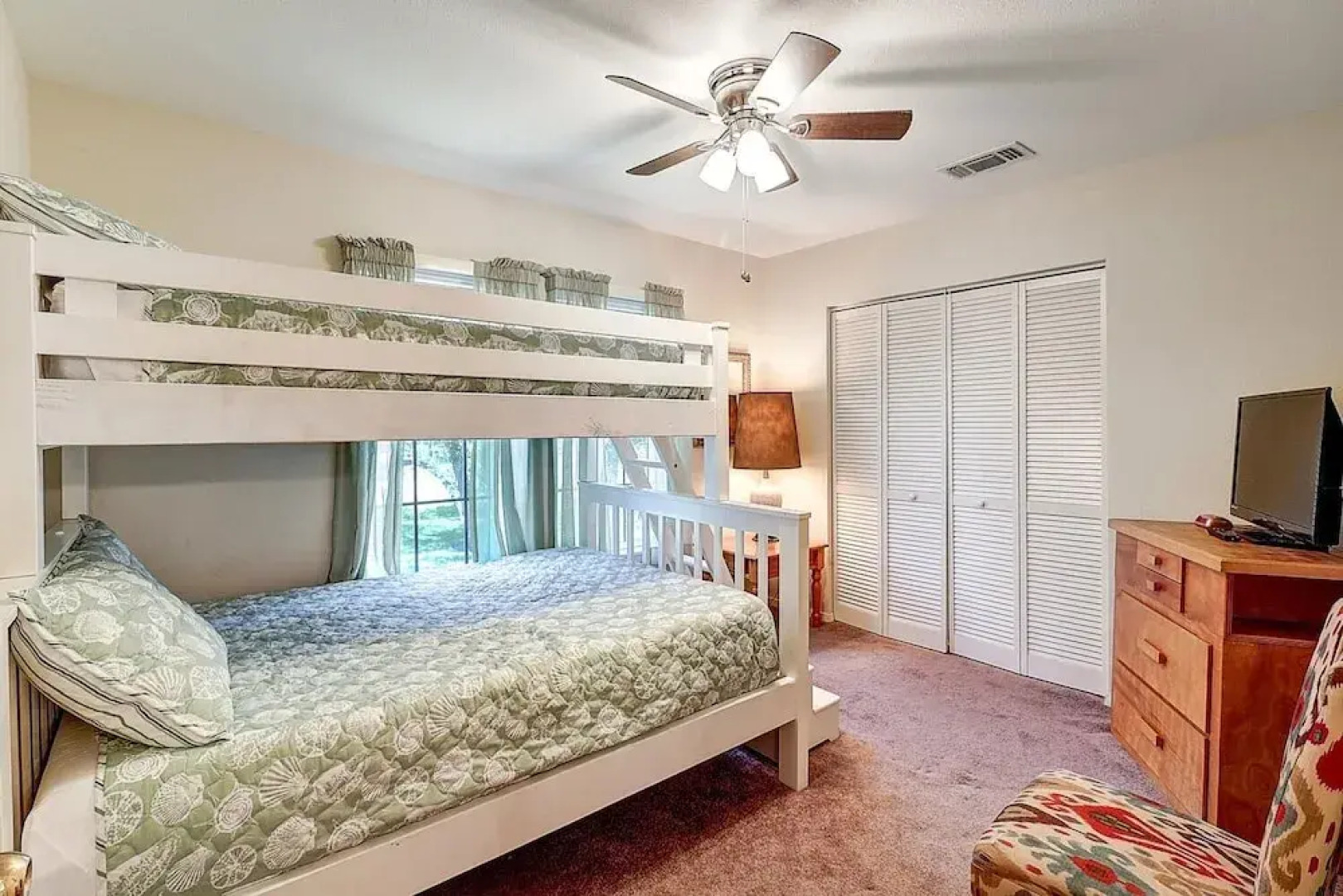 Seashell Memories 2 Bedroom Home by RedAwning