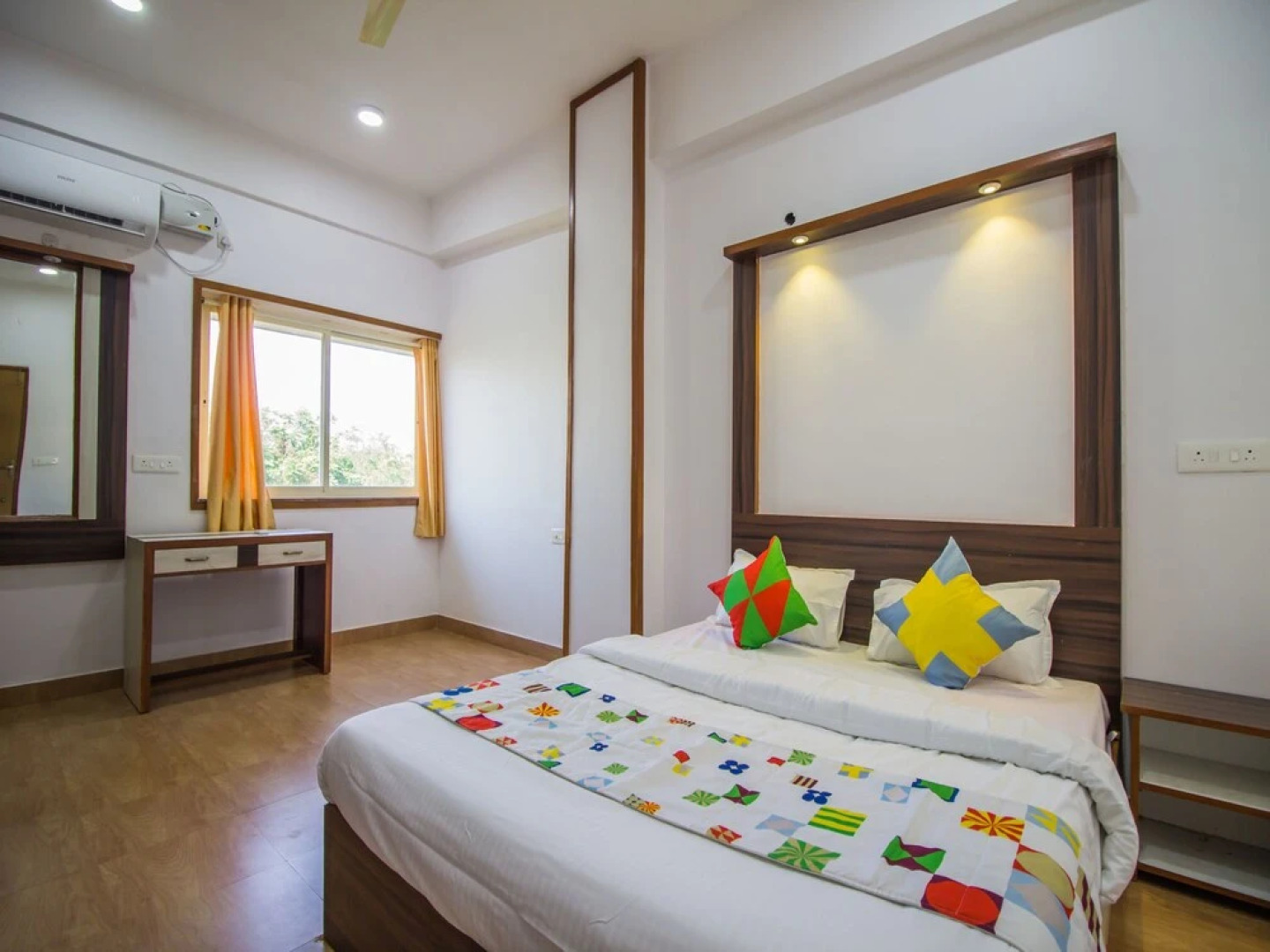 OYO 15125 Home Modern Studio Near Mall De Goa