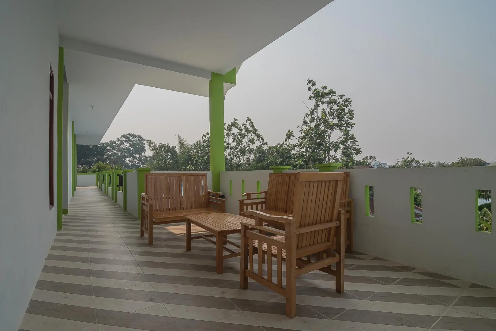 RedDoorz near RS Harapan Bersama