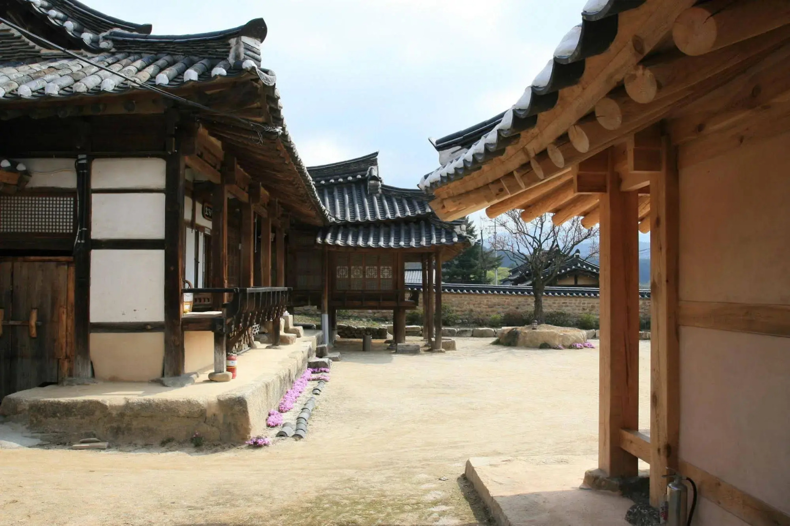 Geochang Choongsindang Donggae Jeongon Gotek