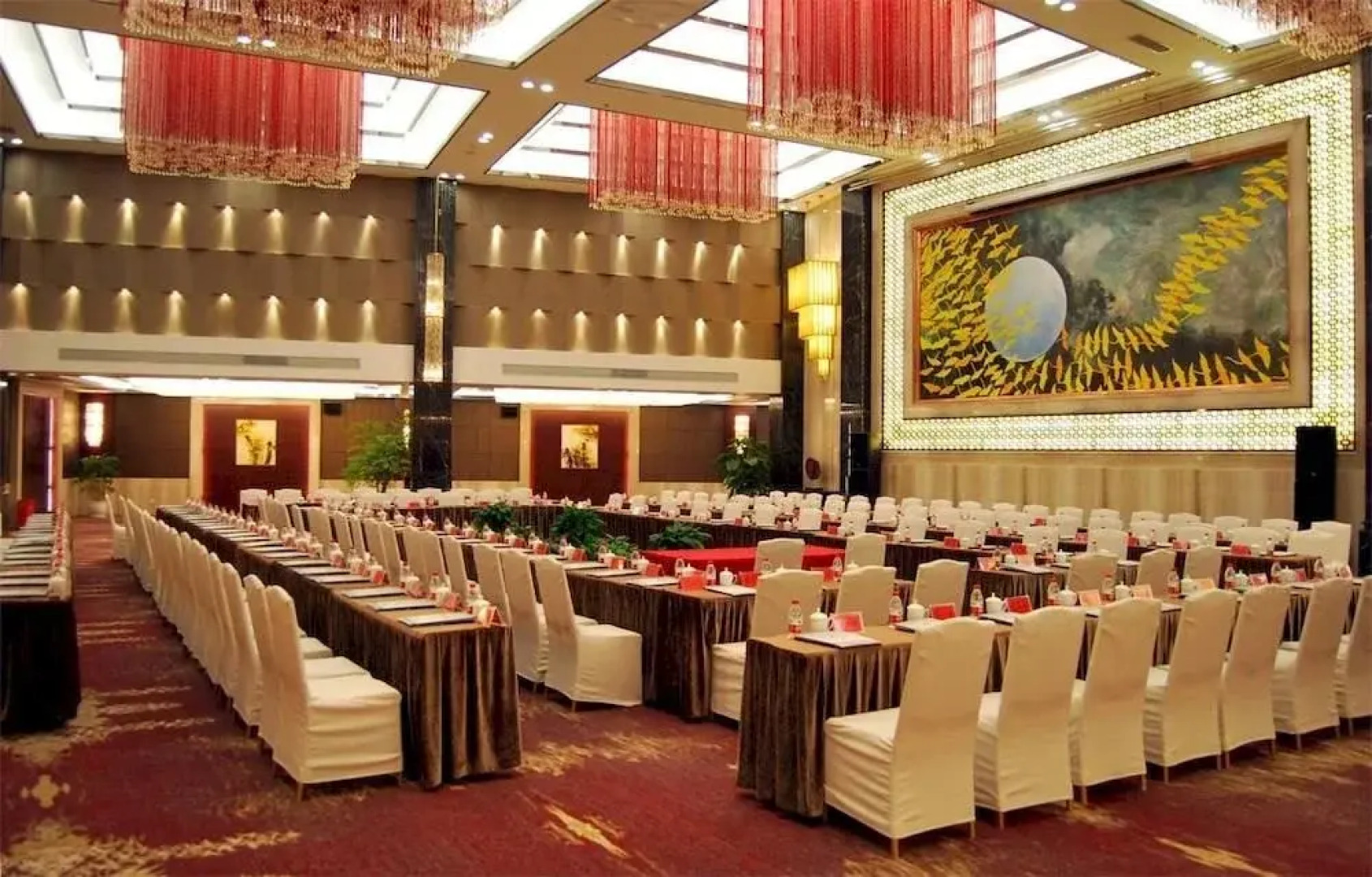 Zhongjing Taichi Lake International Resort