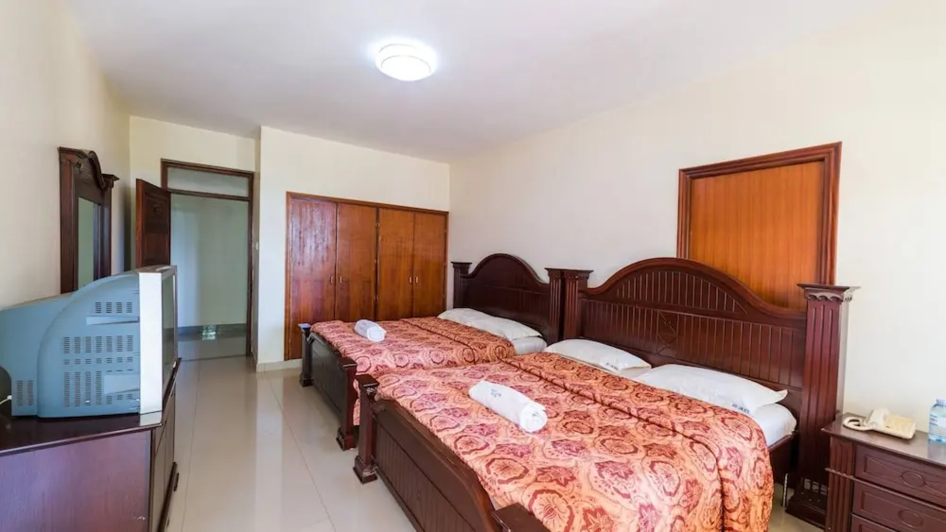 Trendy Deluxe Twin Rooms In Masaka - 2