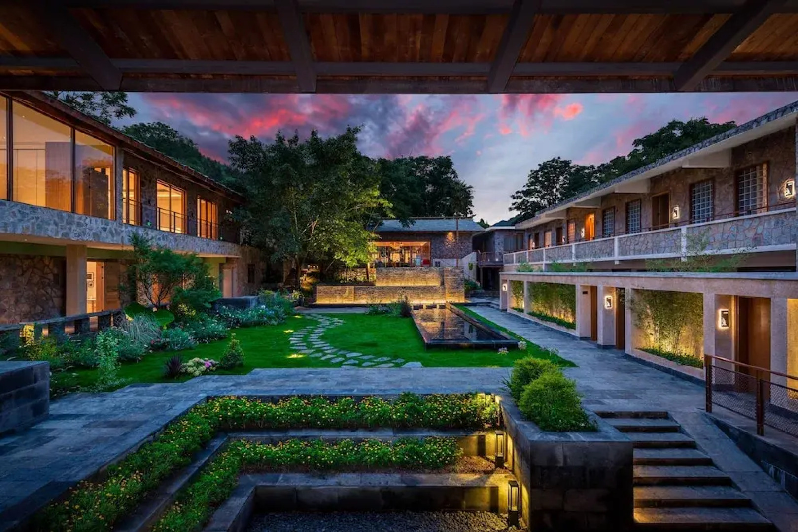 Yaojia Waterfall Village Resort