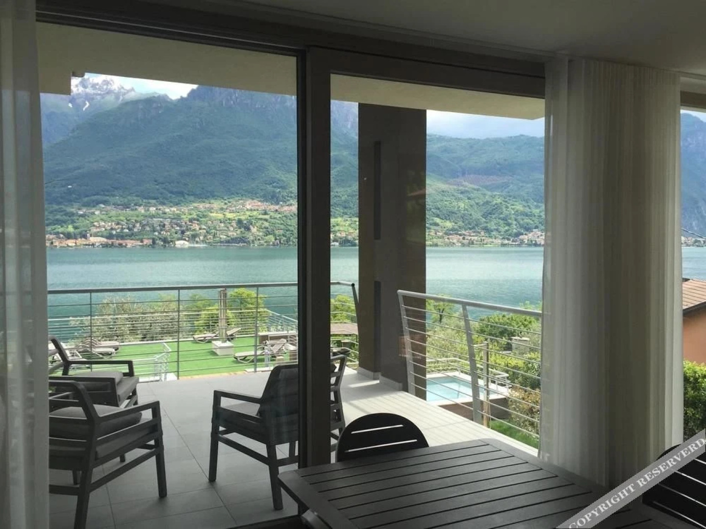 Bellagio Village- 4 Apartments by the lake - Seasonal Warm Pool and Sauna