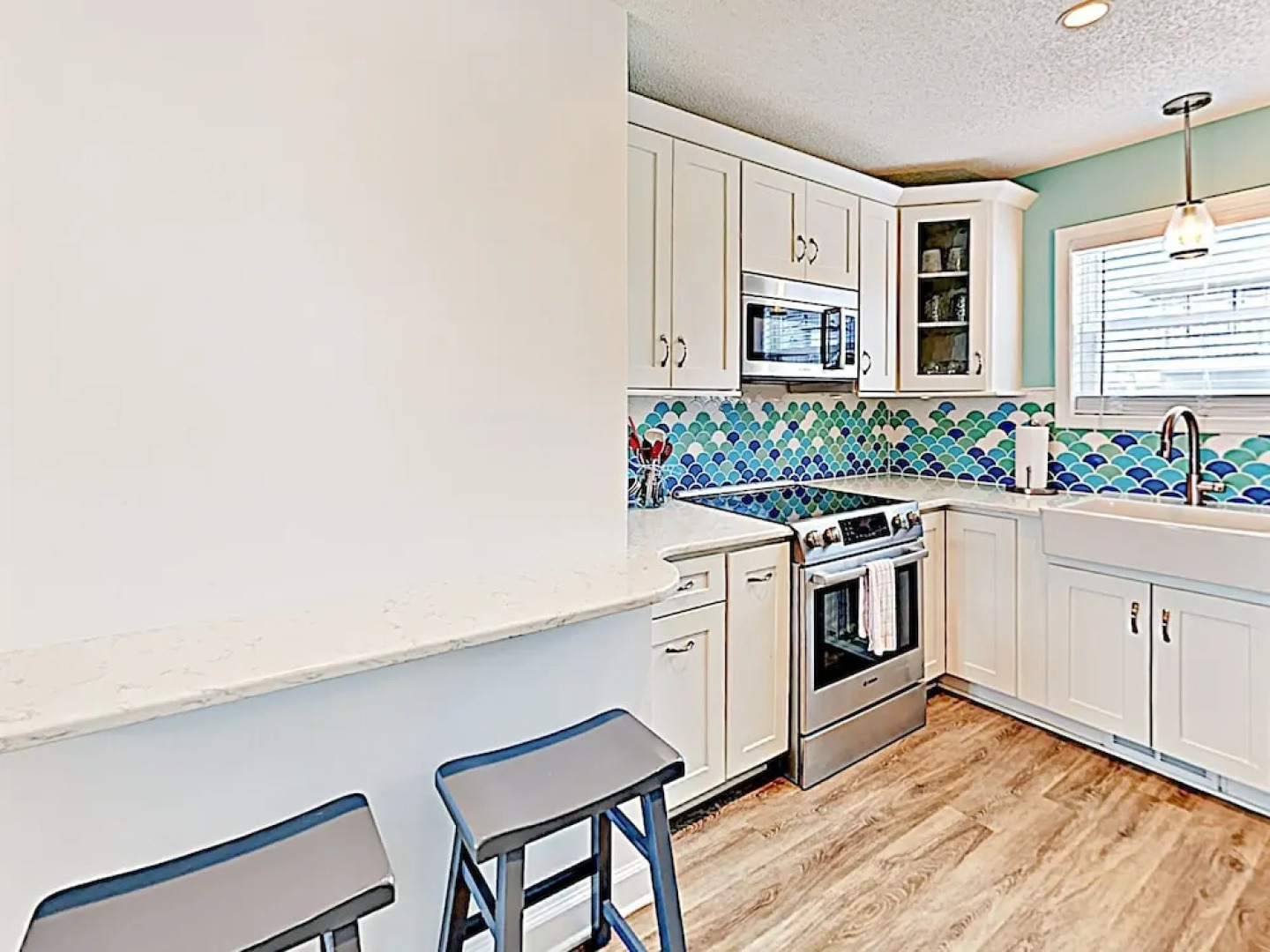 Oceanfront W/ Pool - Steps To Beach! 2 Bedroom Condo