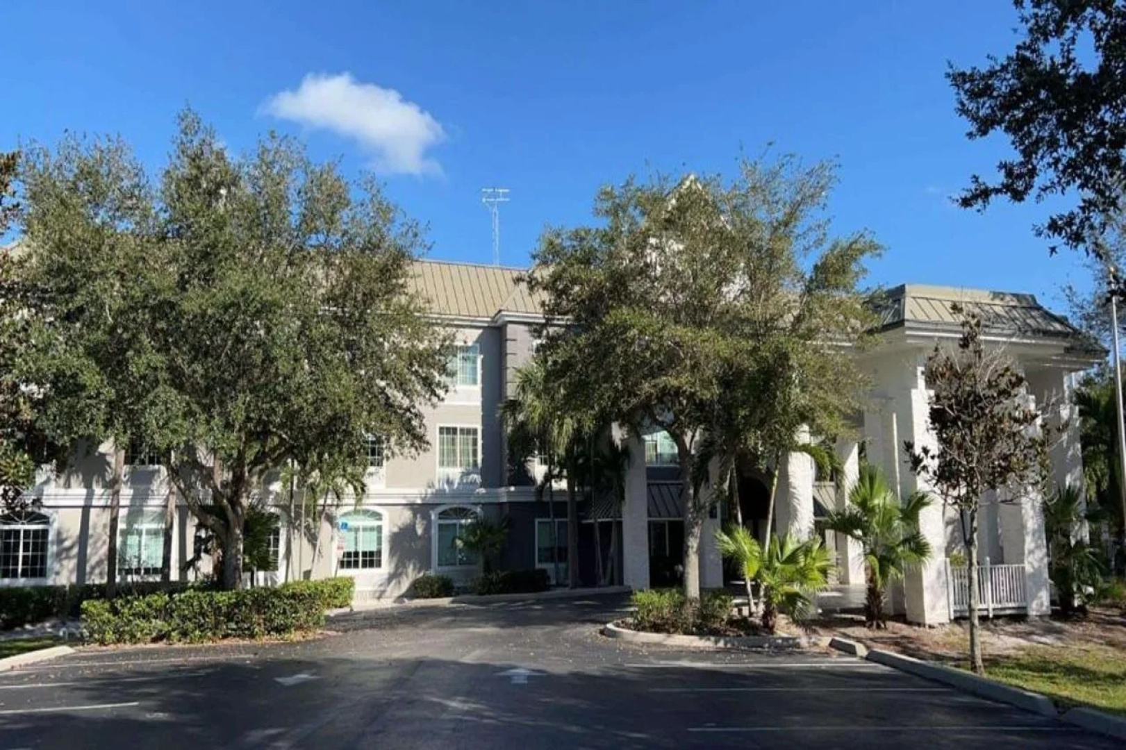 Flamingo inn and suites