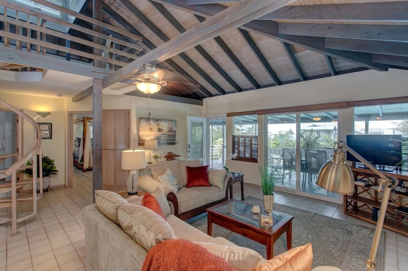 Kaloli Sunrise By The Sea 2 Bedroom Home by Redawning