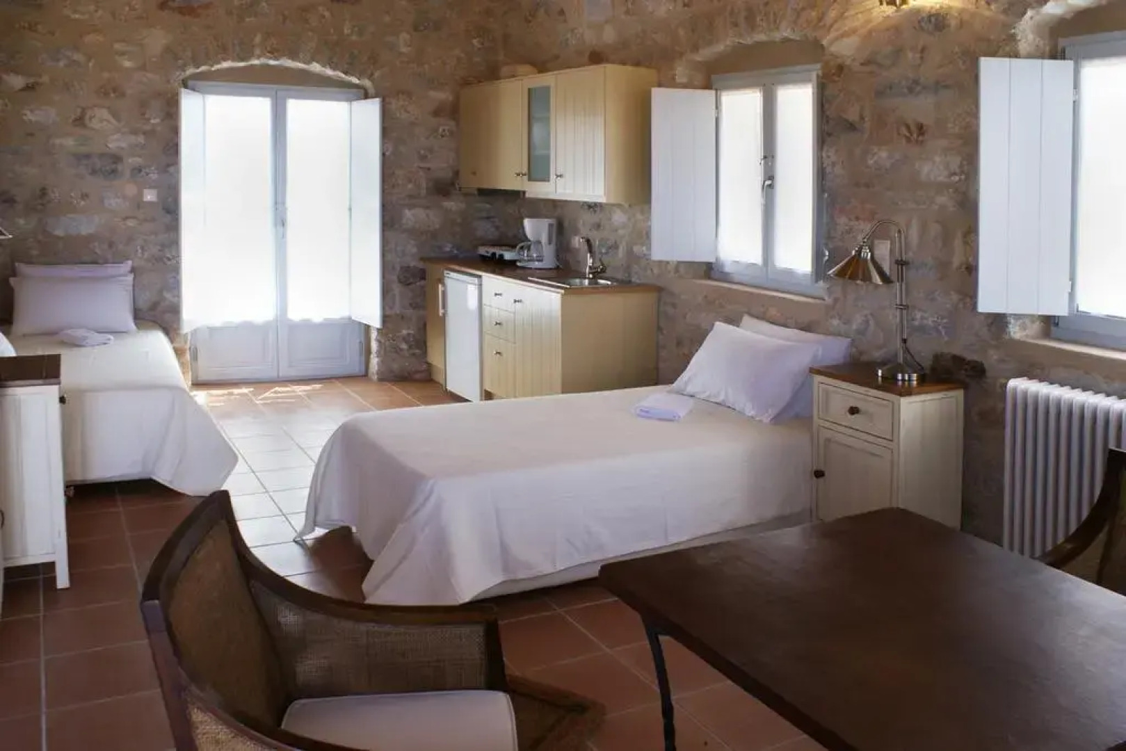 To Karavi Guesthouse