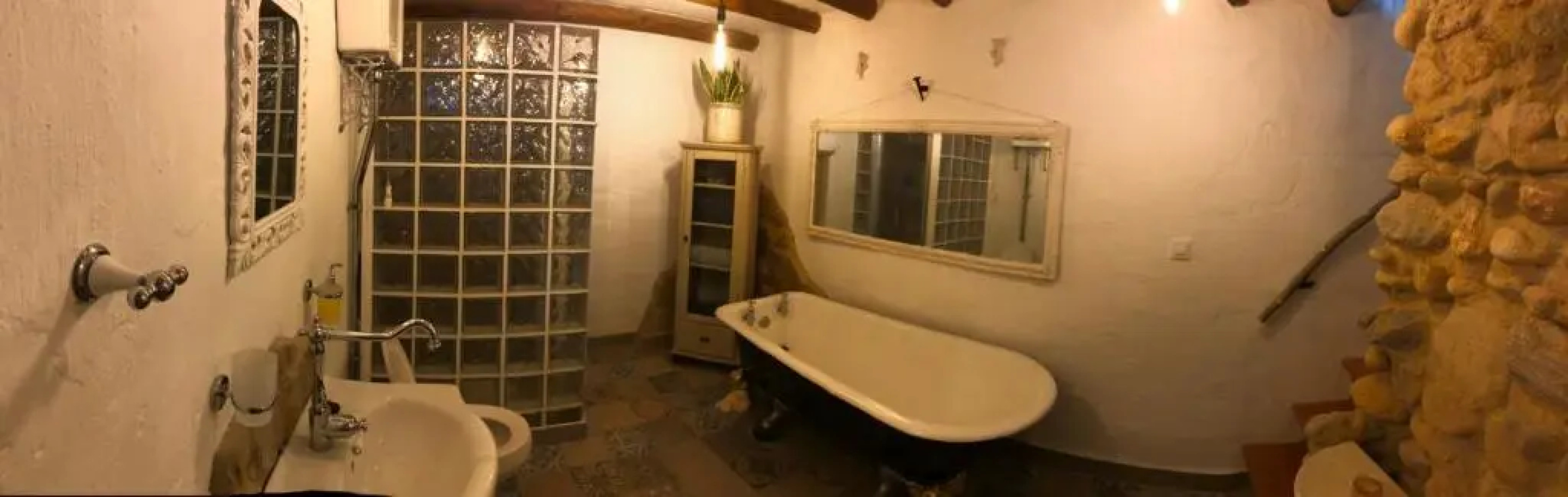 casa de piedra.The stone house