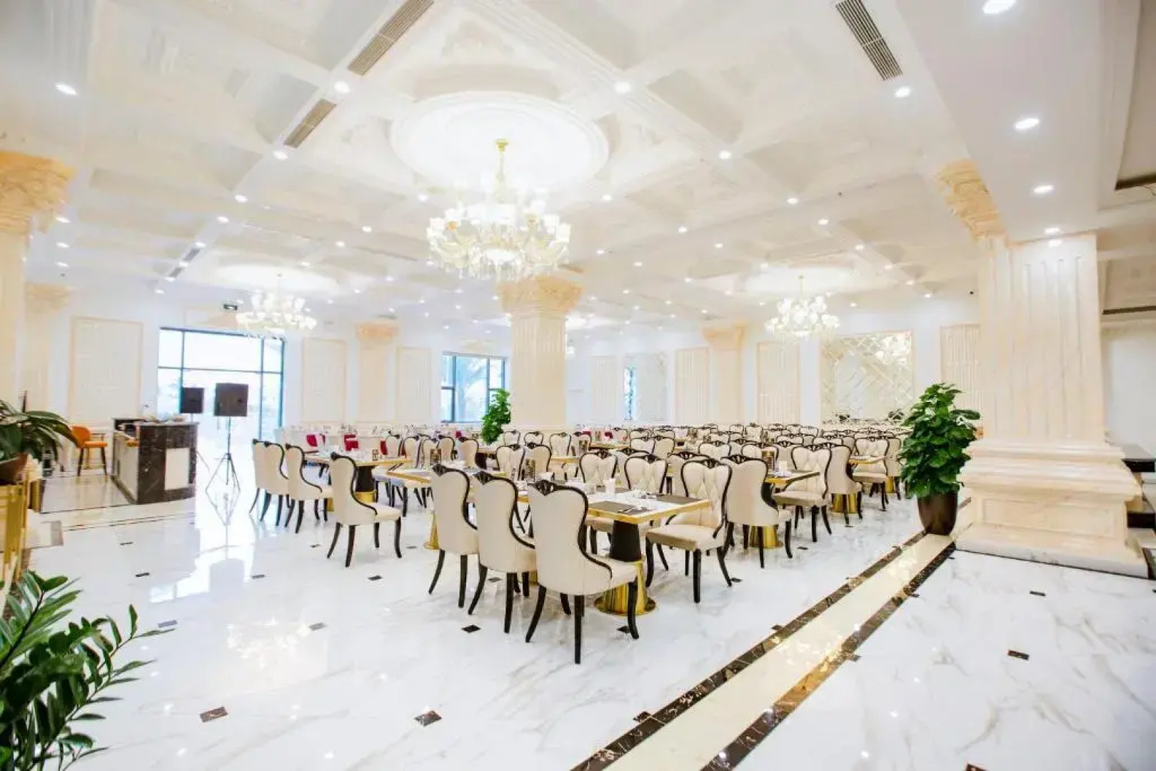Minh Phu Diamond Palace hotel
