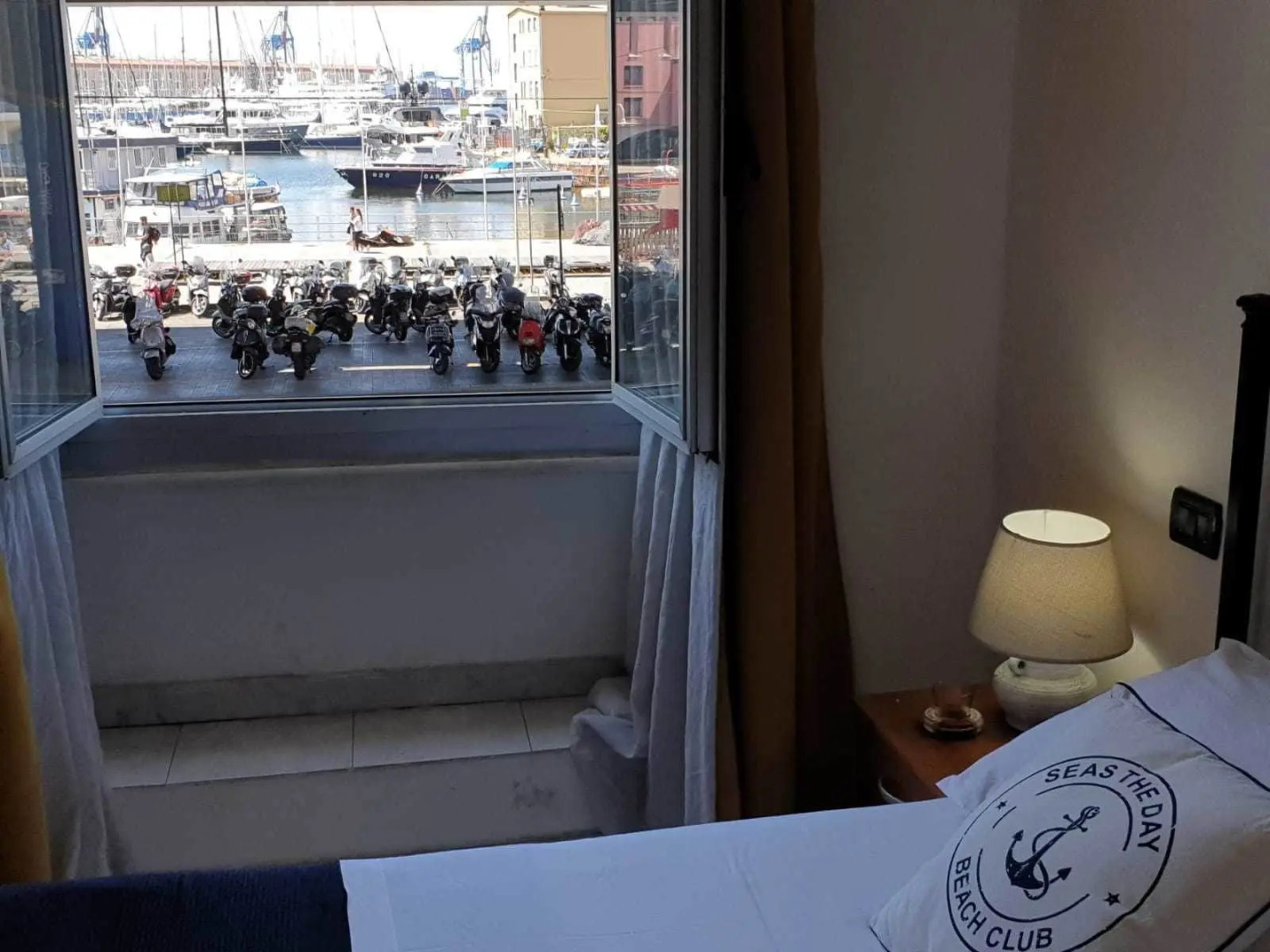 Red And Blues Music Hotel Genova