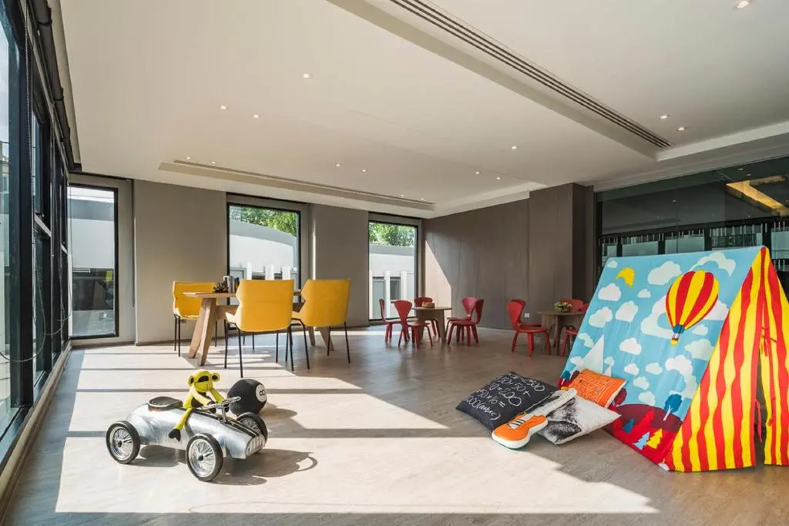 Many Holiday The Base Condo