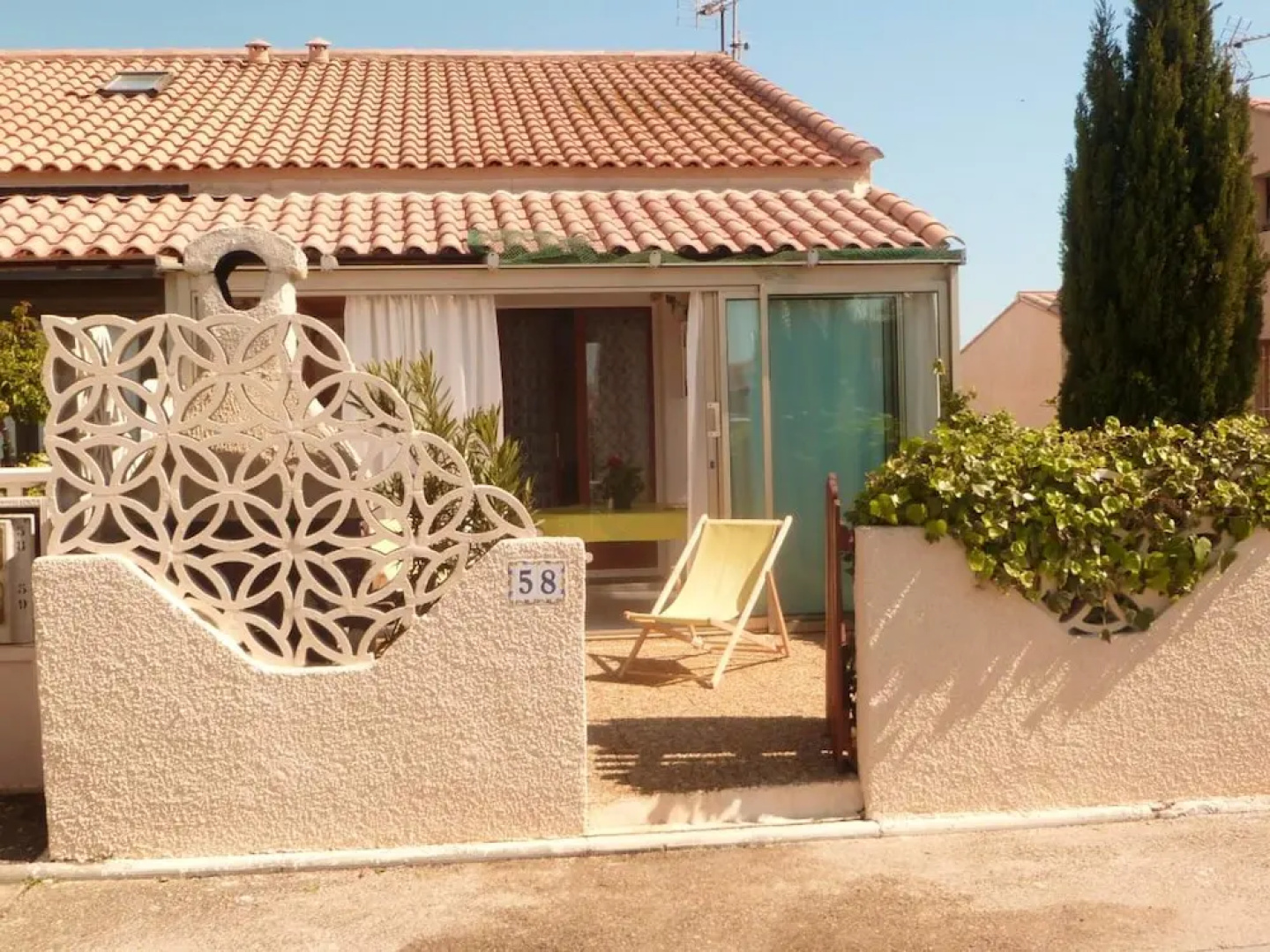 House With 2 Bedrooms in Gruissan, With Shared Pool and Enclosed Garden - 400 km From the Beach