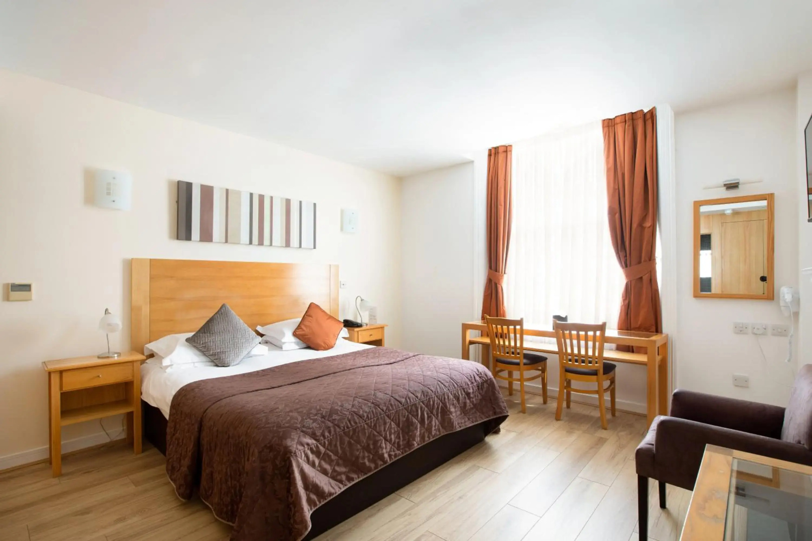 OYO The Cleveland Hotel