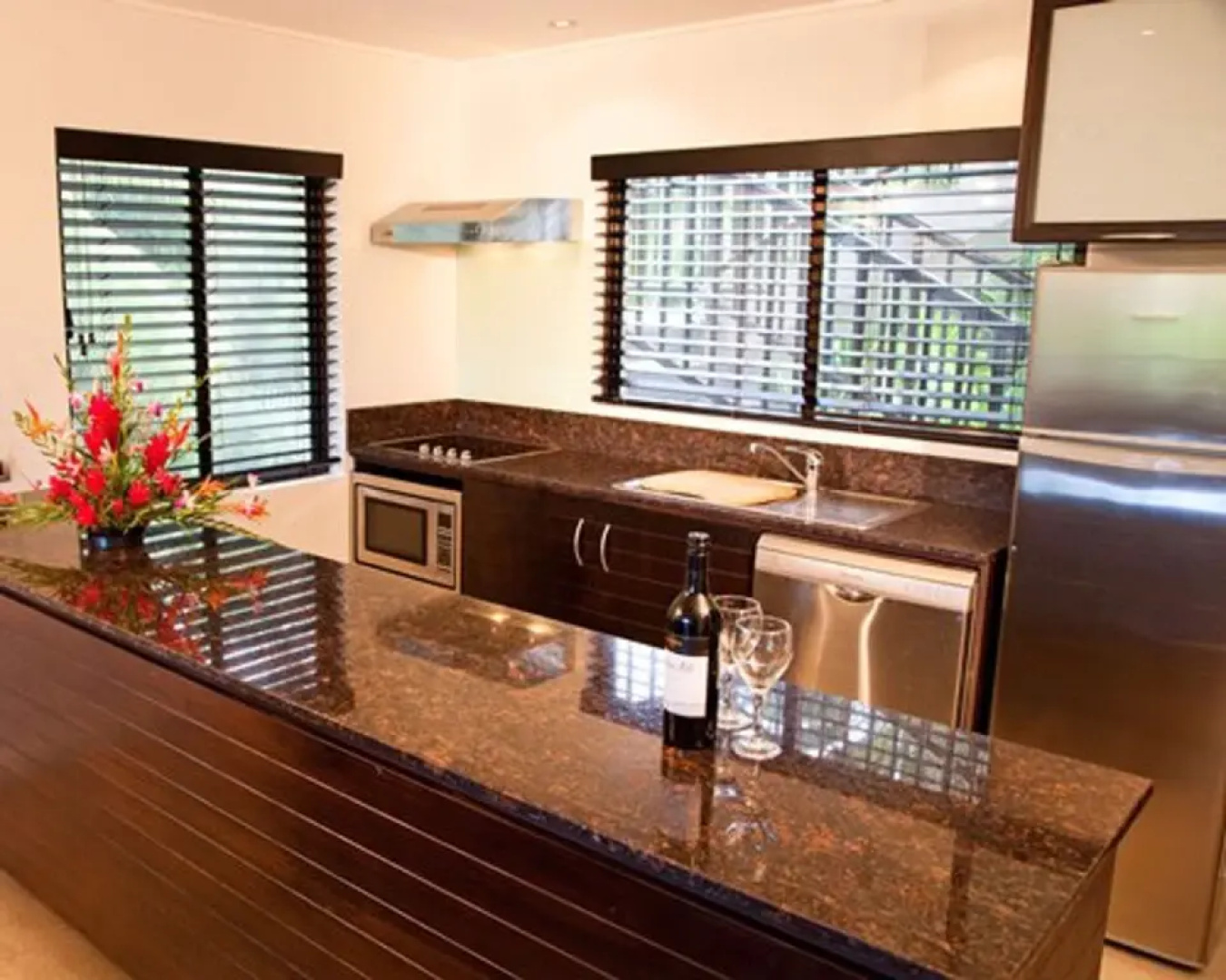 The Holiday Club At Fiji Palms