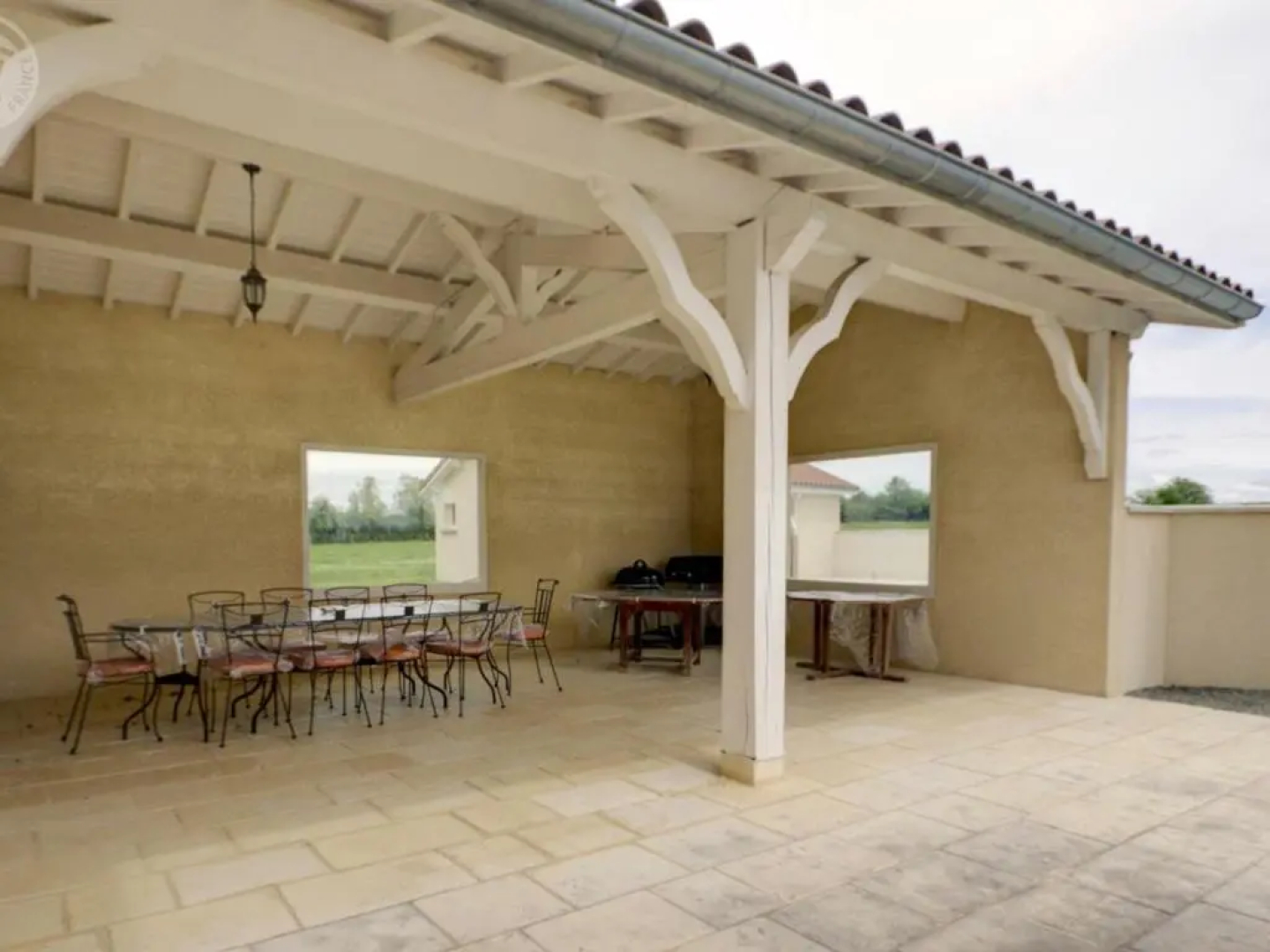 Gîte Chalain-le-Comtal, 5 pièces, 10 personnes - FR-1-496-48