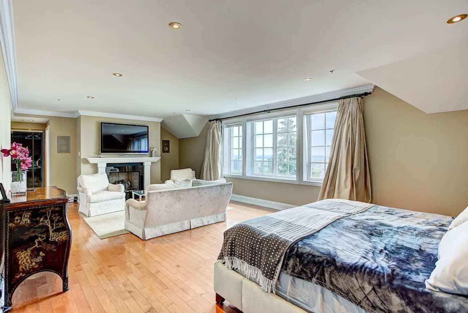 Luxury 5BR & Pool Home in Westmount MTL