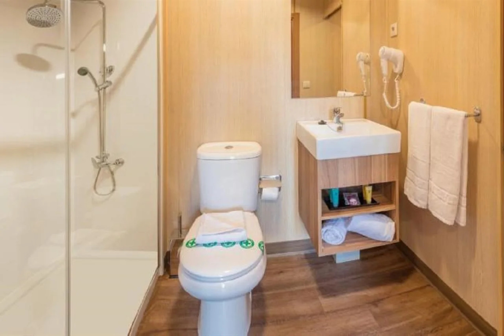 Magic Robin Hood Waterpark Lodge Resort