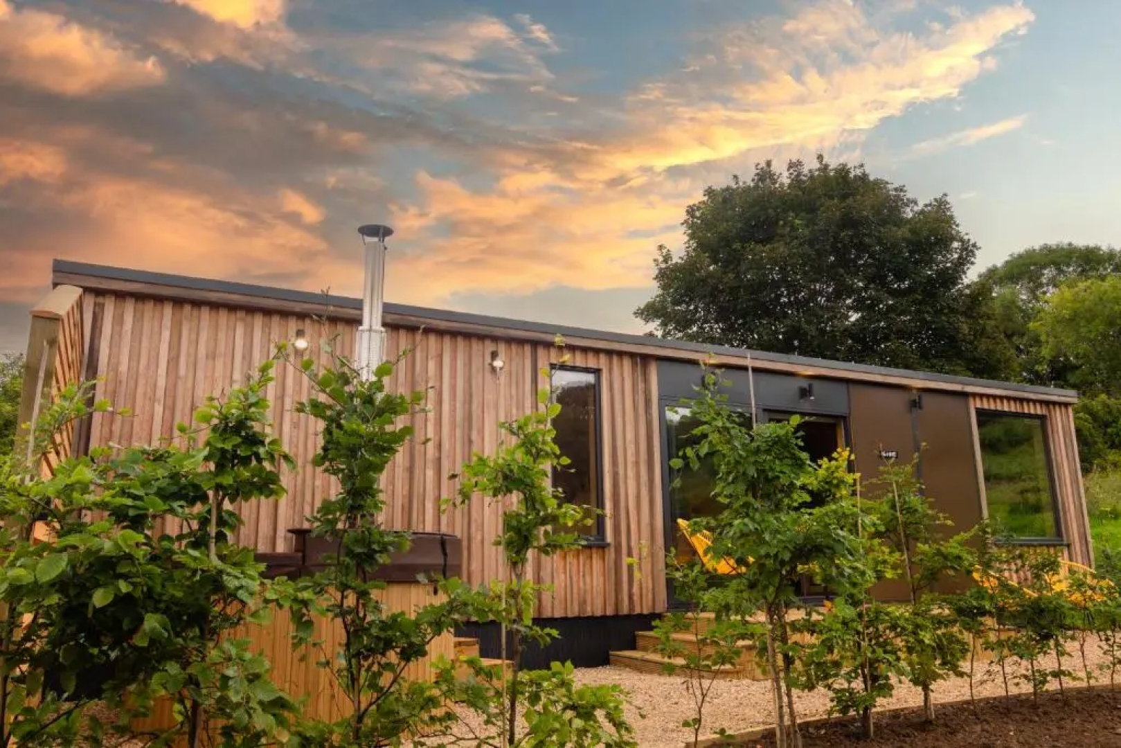 The Jungle - Unique Hot Tub Cabin in Millport