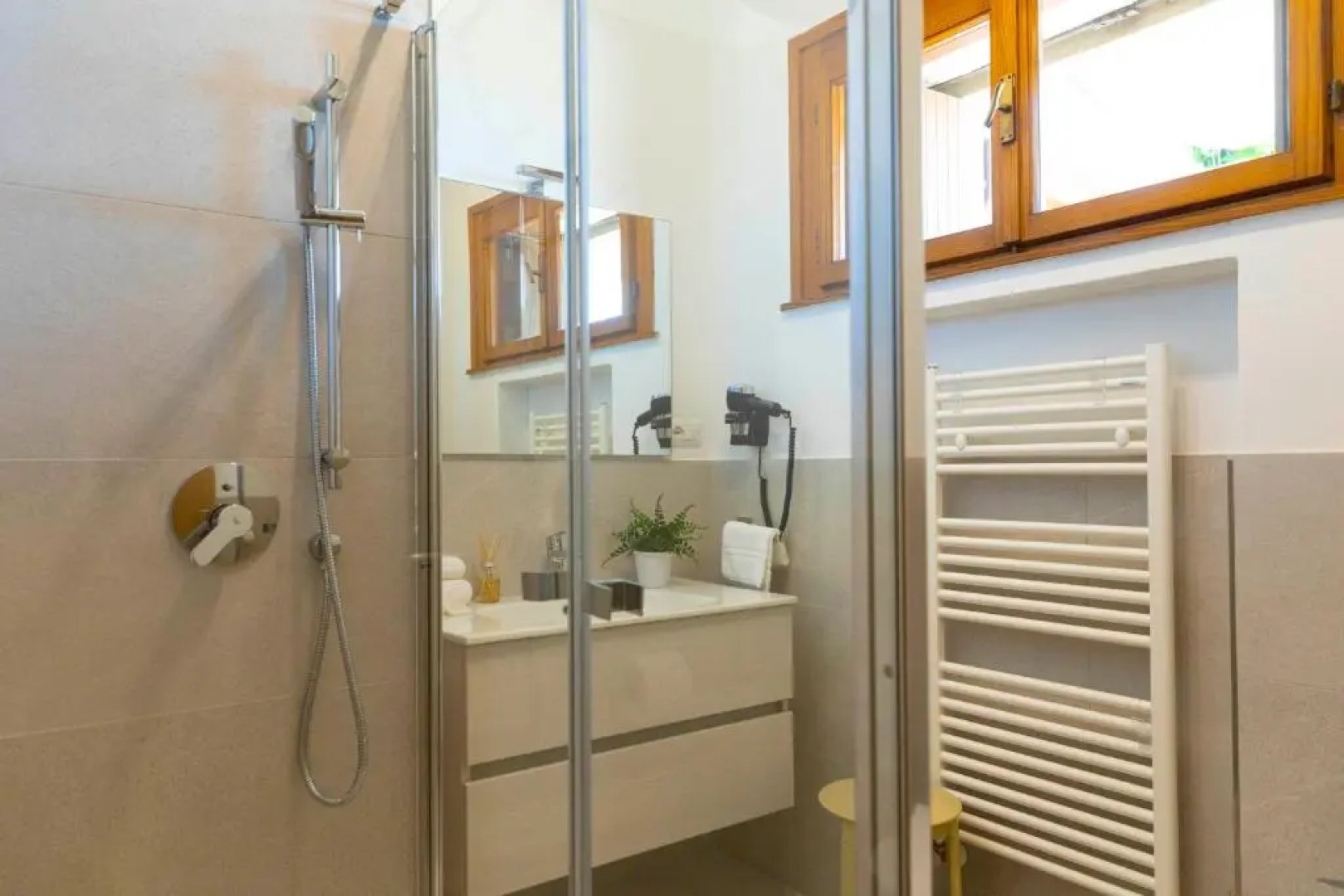 Villa Curiazzi Guesthouse Viale la Pelosa 16