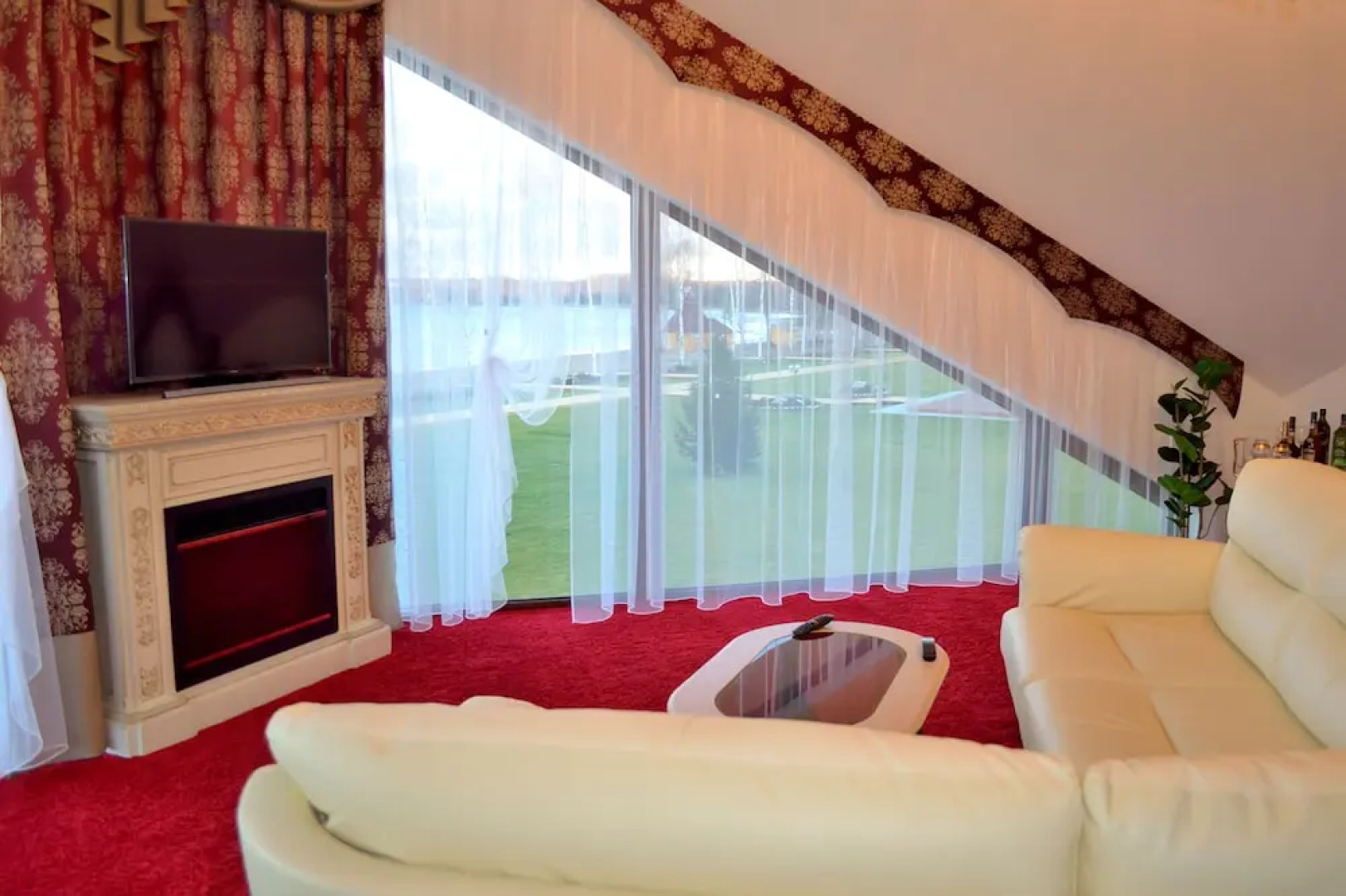 Загородный отель «Лесное озеро»