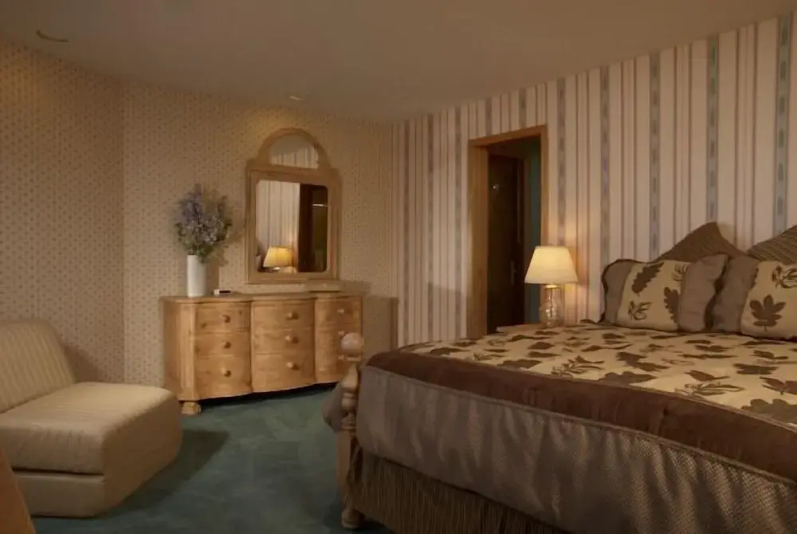 Slopeside Chalet - 6 Bedrooms Home