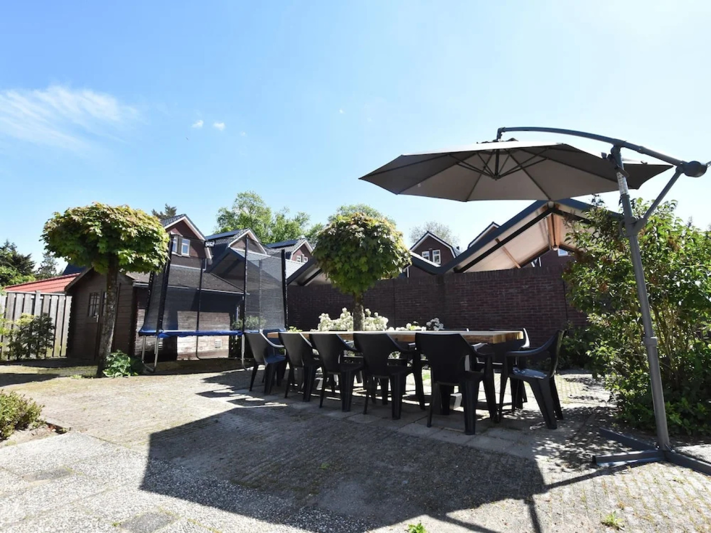 Holiday home in Dalfsen with terrace and garden with barbecue