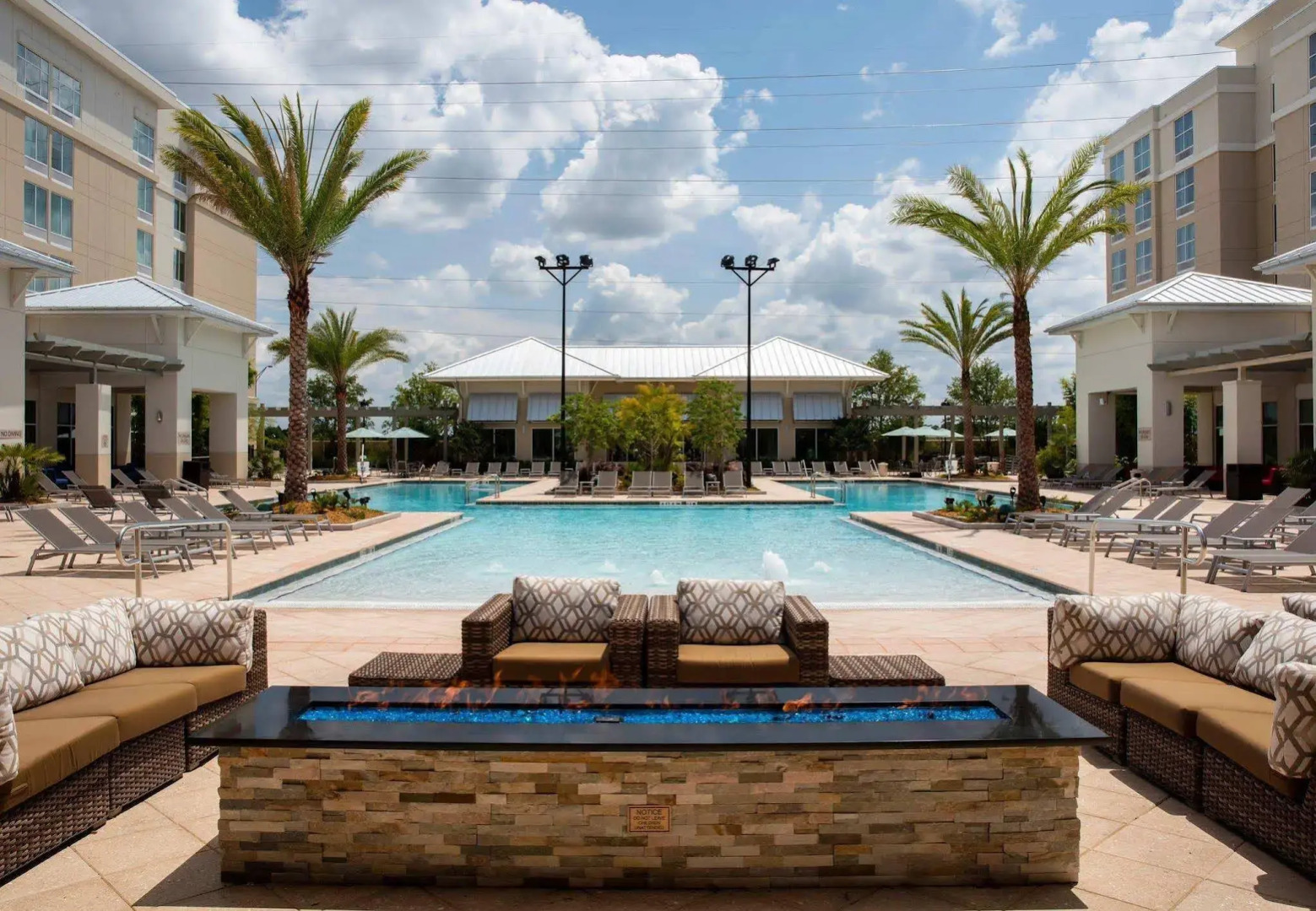 SpringHill Suites Orlando at FLAMINGO CROSSINGS® Town Center/Western Entrance