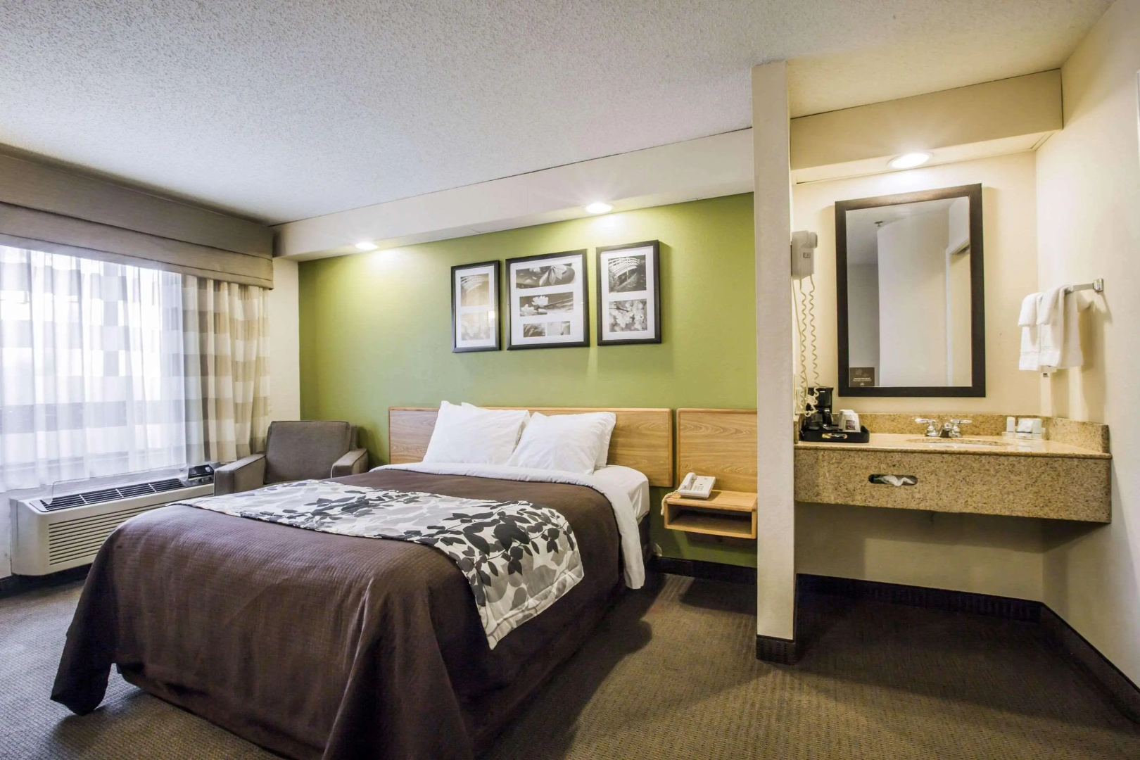 Rodeway Inn Austell Six Flags