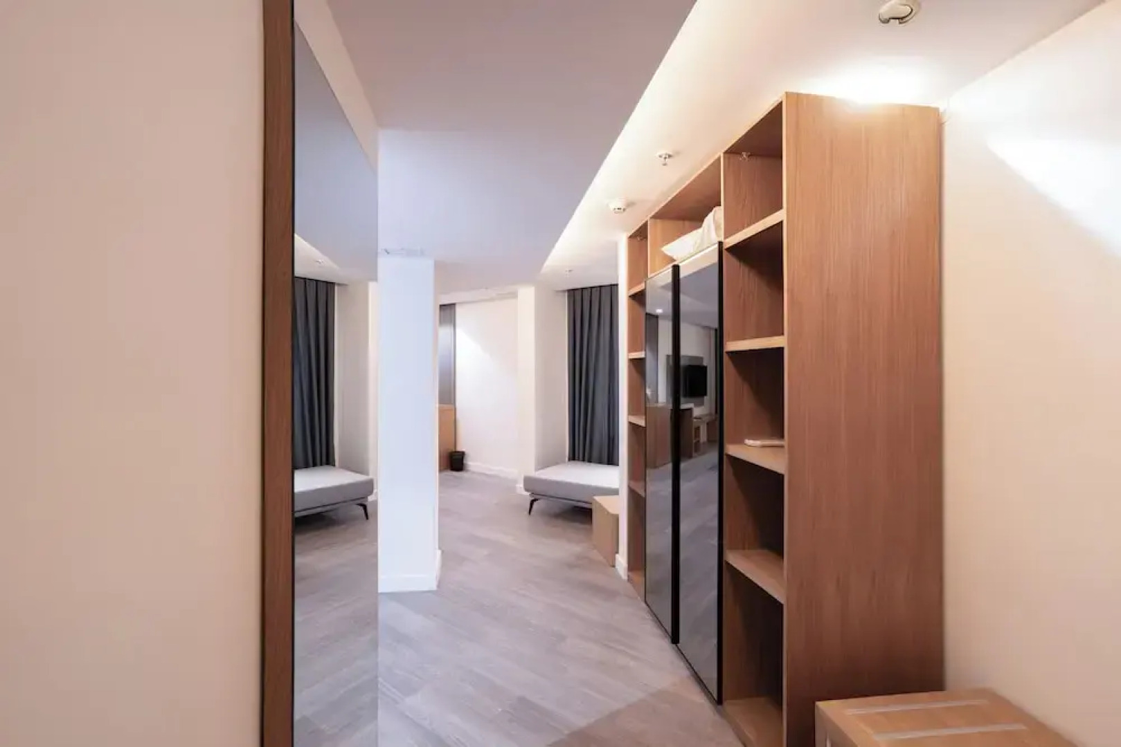 Plaza Athenee Hotel Kuwait