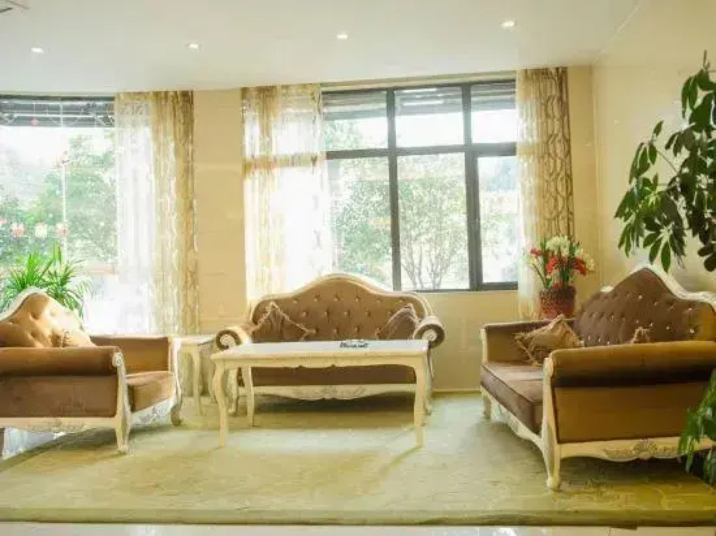 Ruihe Hotel in Lucheng City