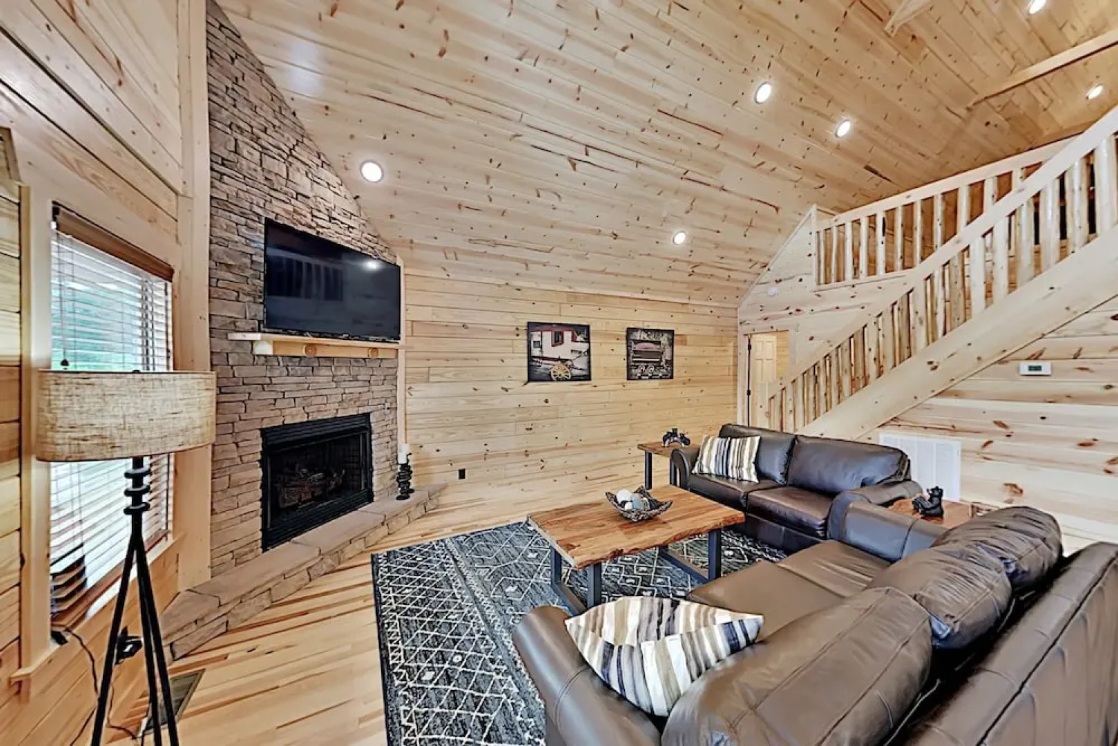 222flwkd 2 Bedroom Cabin