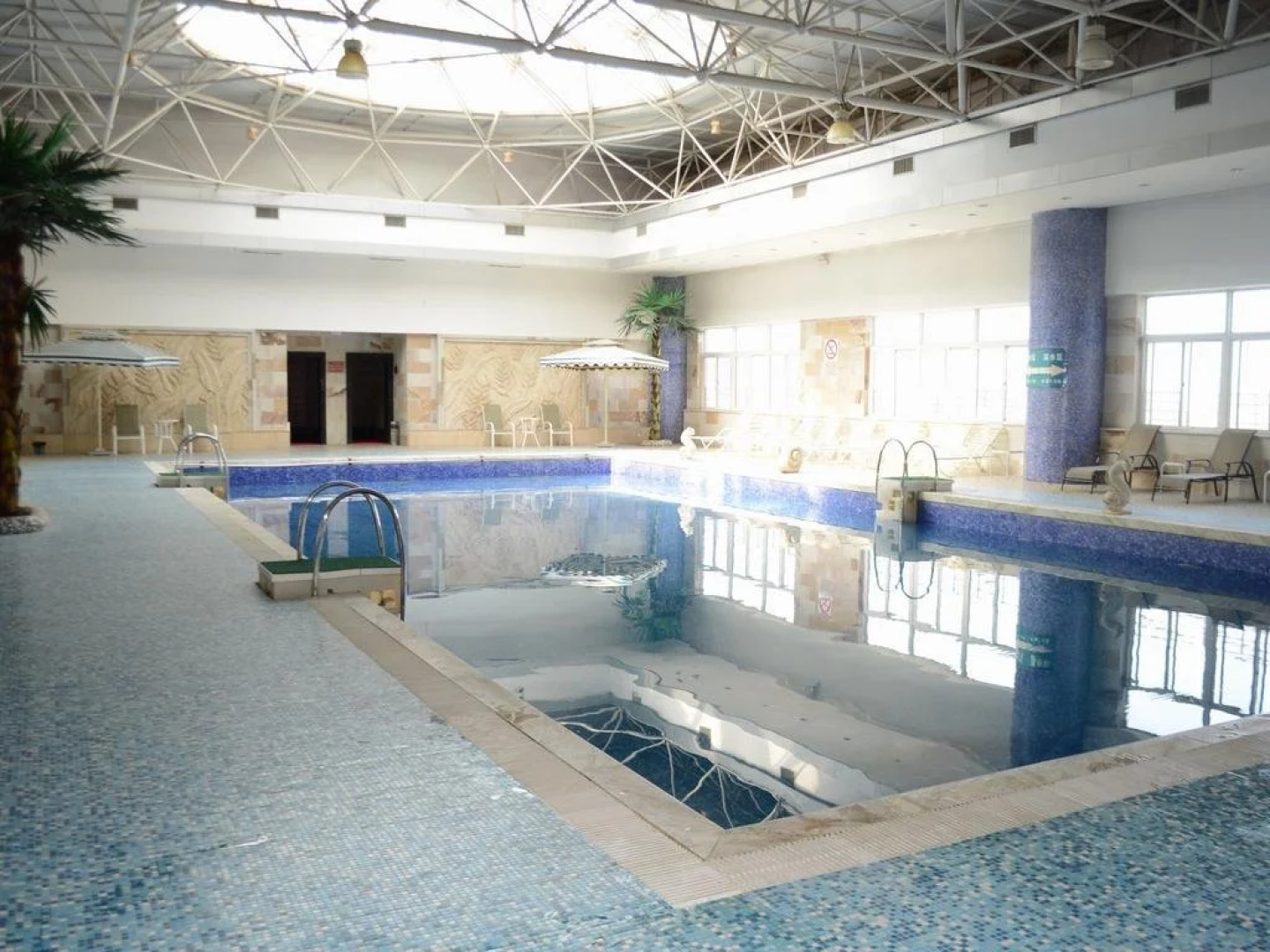 Celebrity City Hotel Xiangzhou