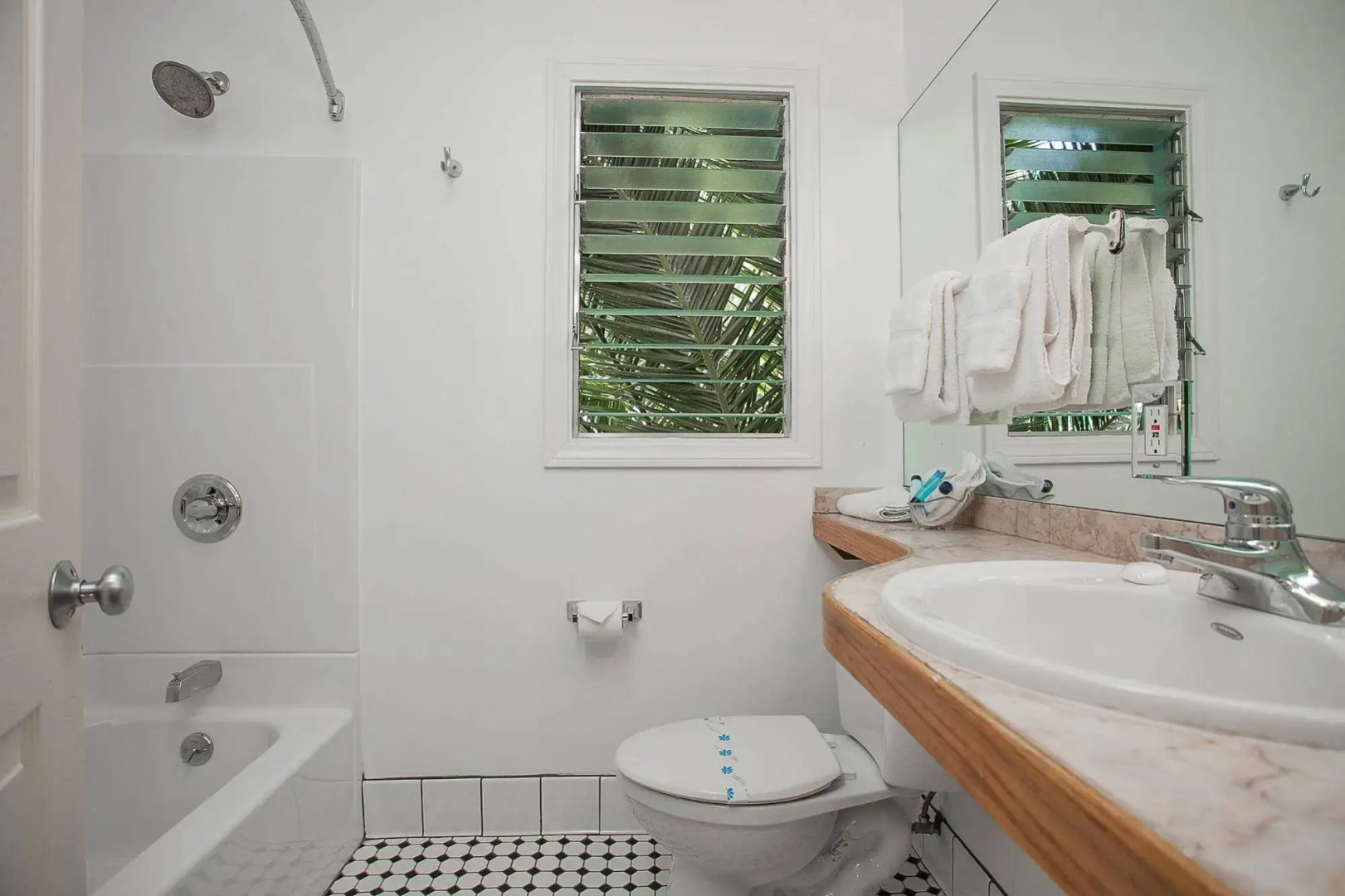 Ocean Lodge Santa Monica Beach Hotel