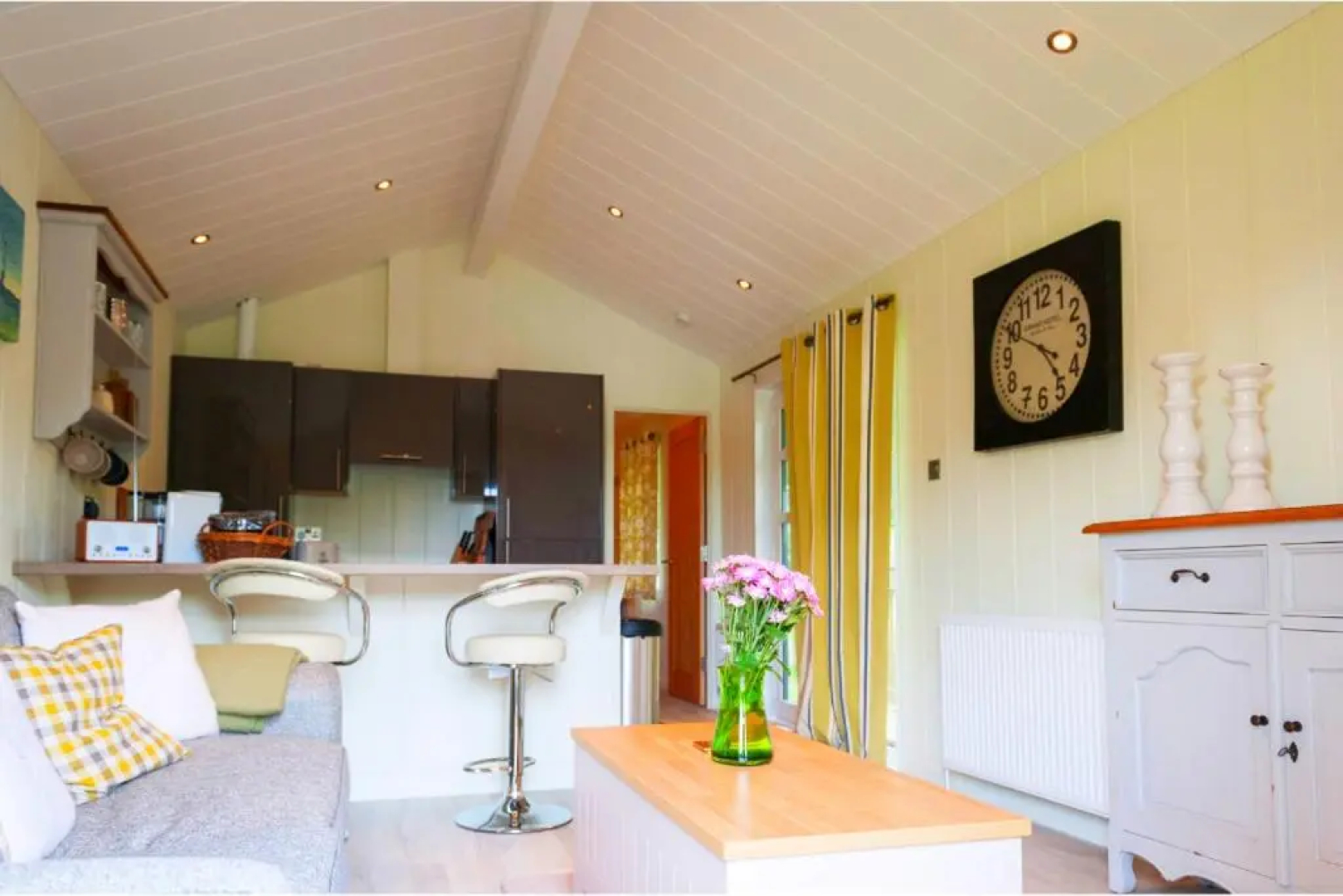 The Lodge by the Lake, Dunbar