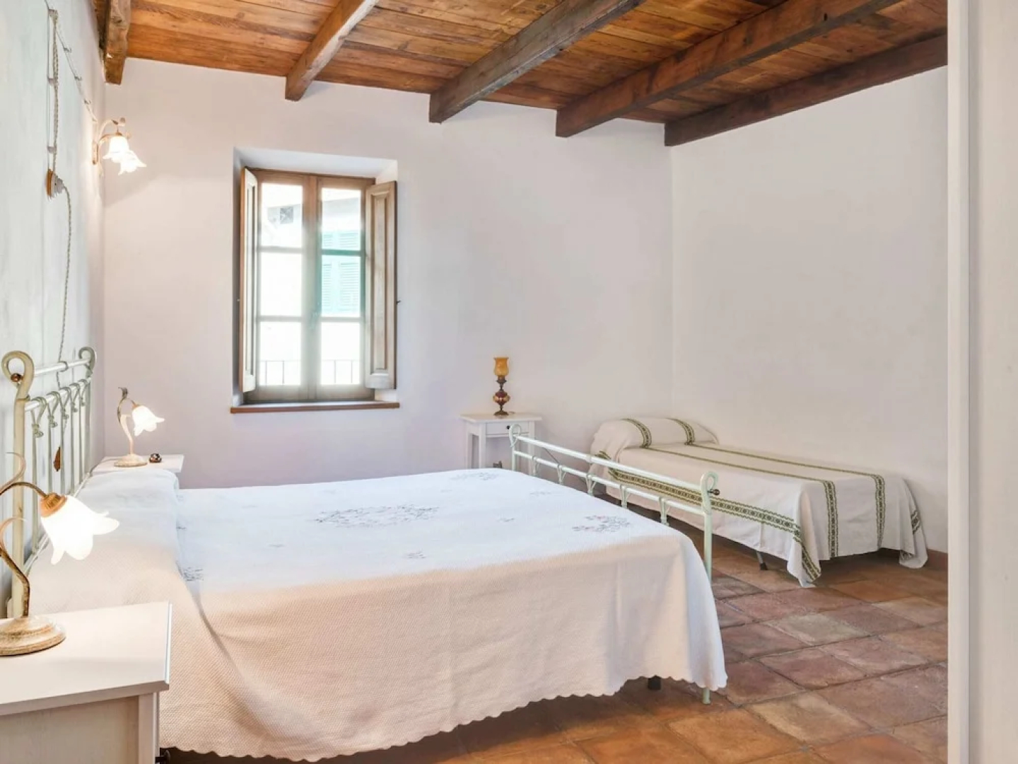Tuscan Haven- Spacious Home