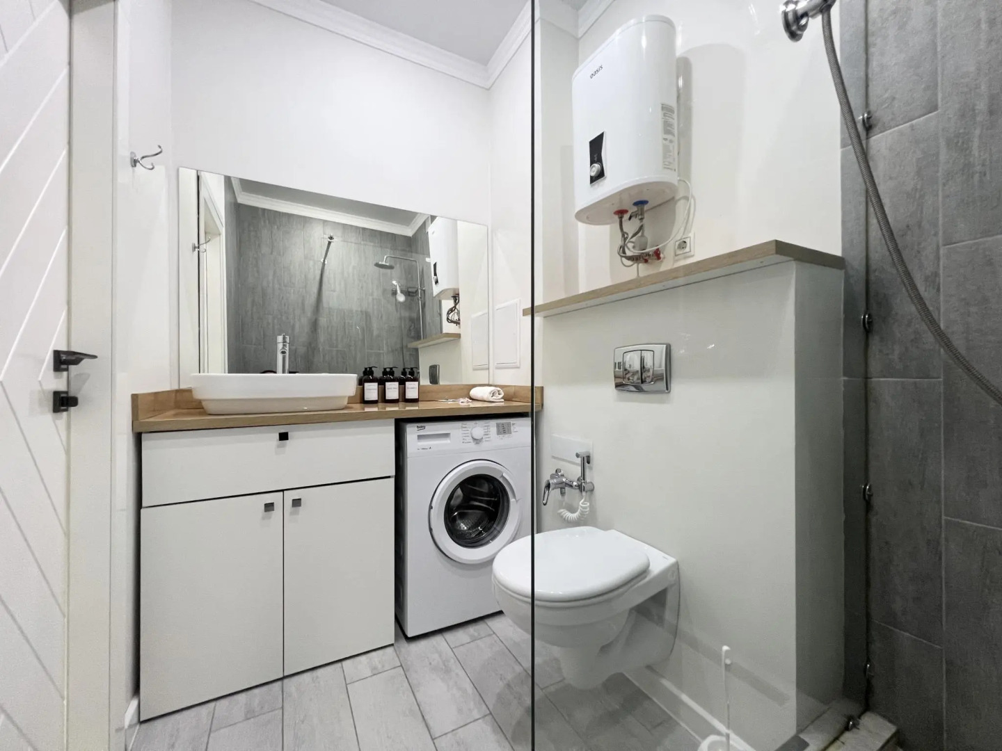 Live (Лайв) на улице Генерала Дюсенова 2/2