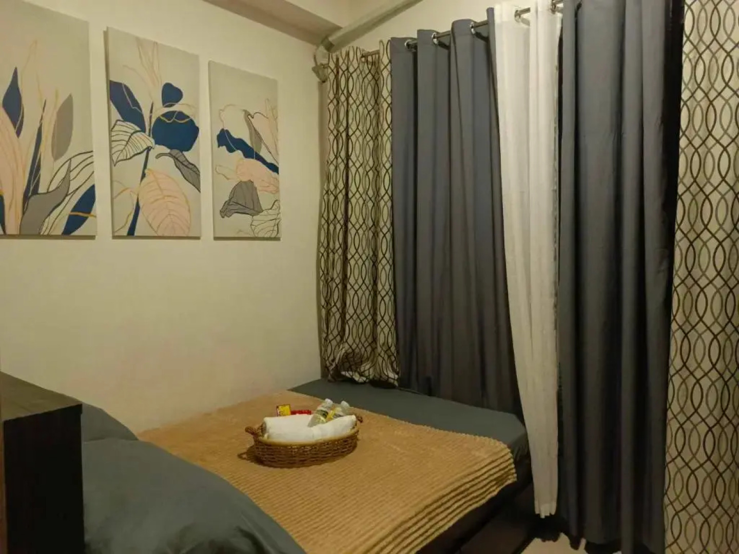 Cozy 1BR with balcony at Fame Residences