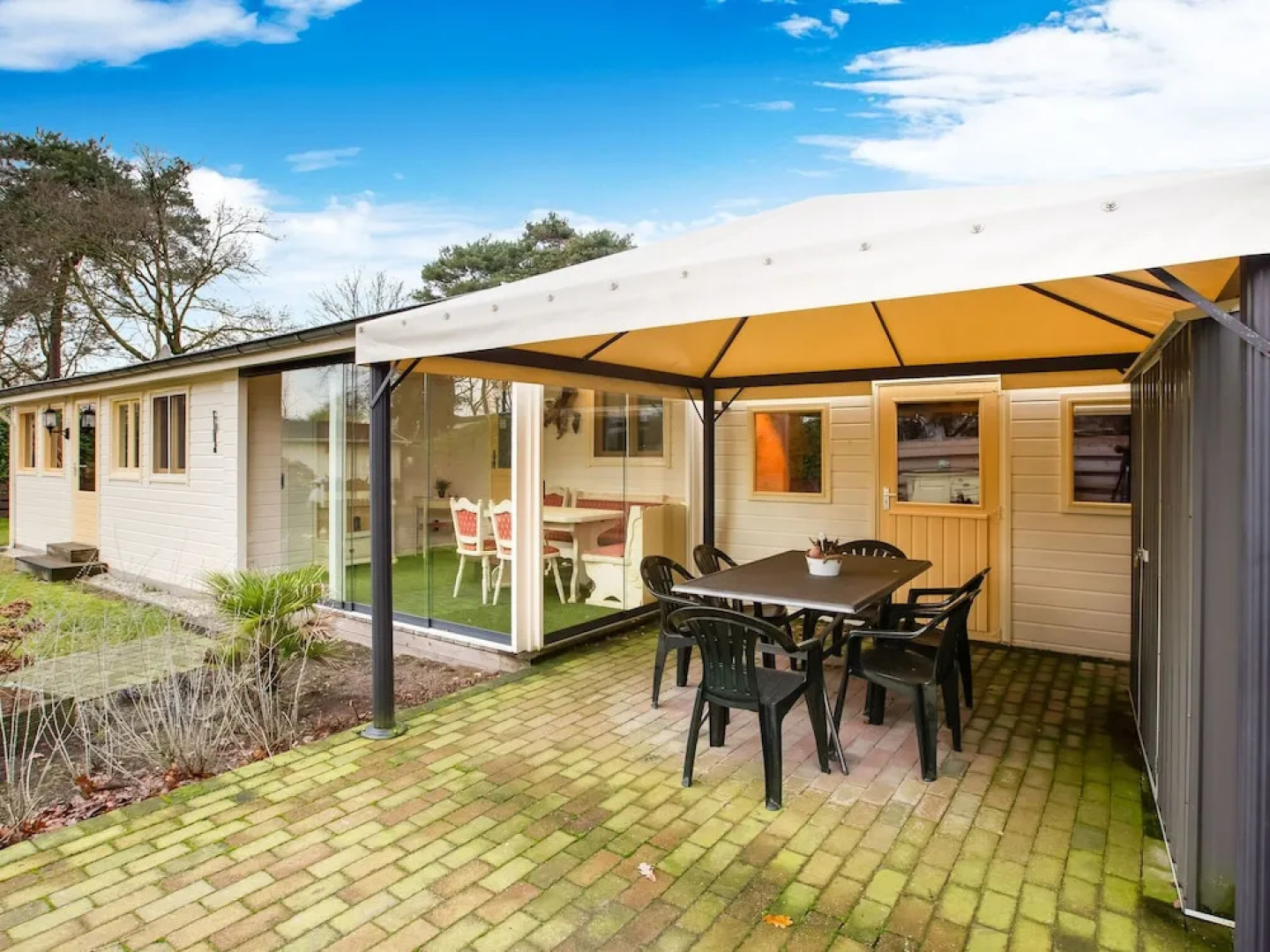 Cosy Bungalow in Meerlo with Garden