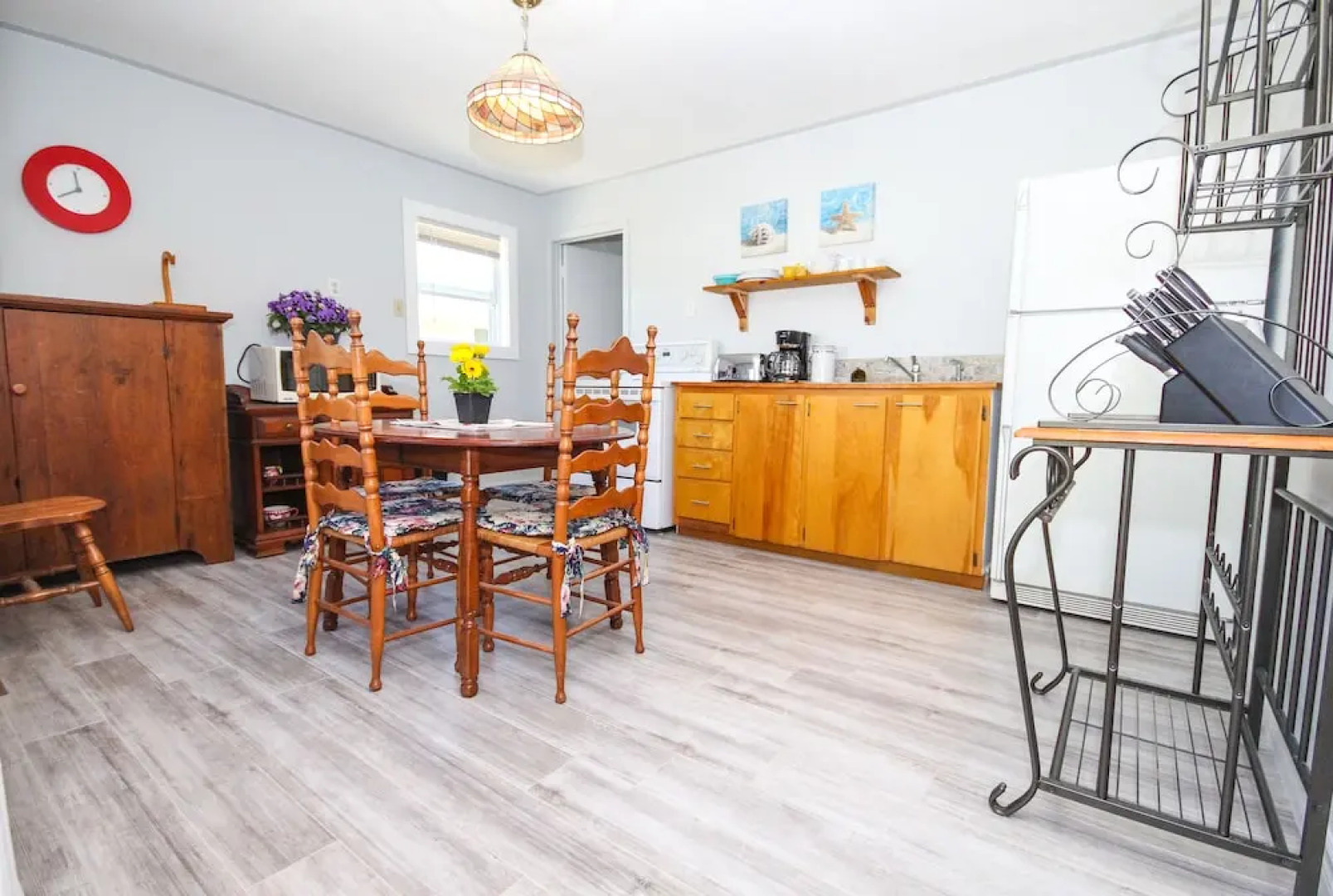 Mikinaak Cottage & Cabin Rentals