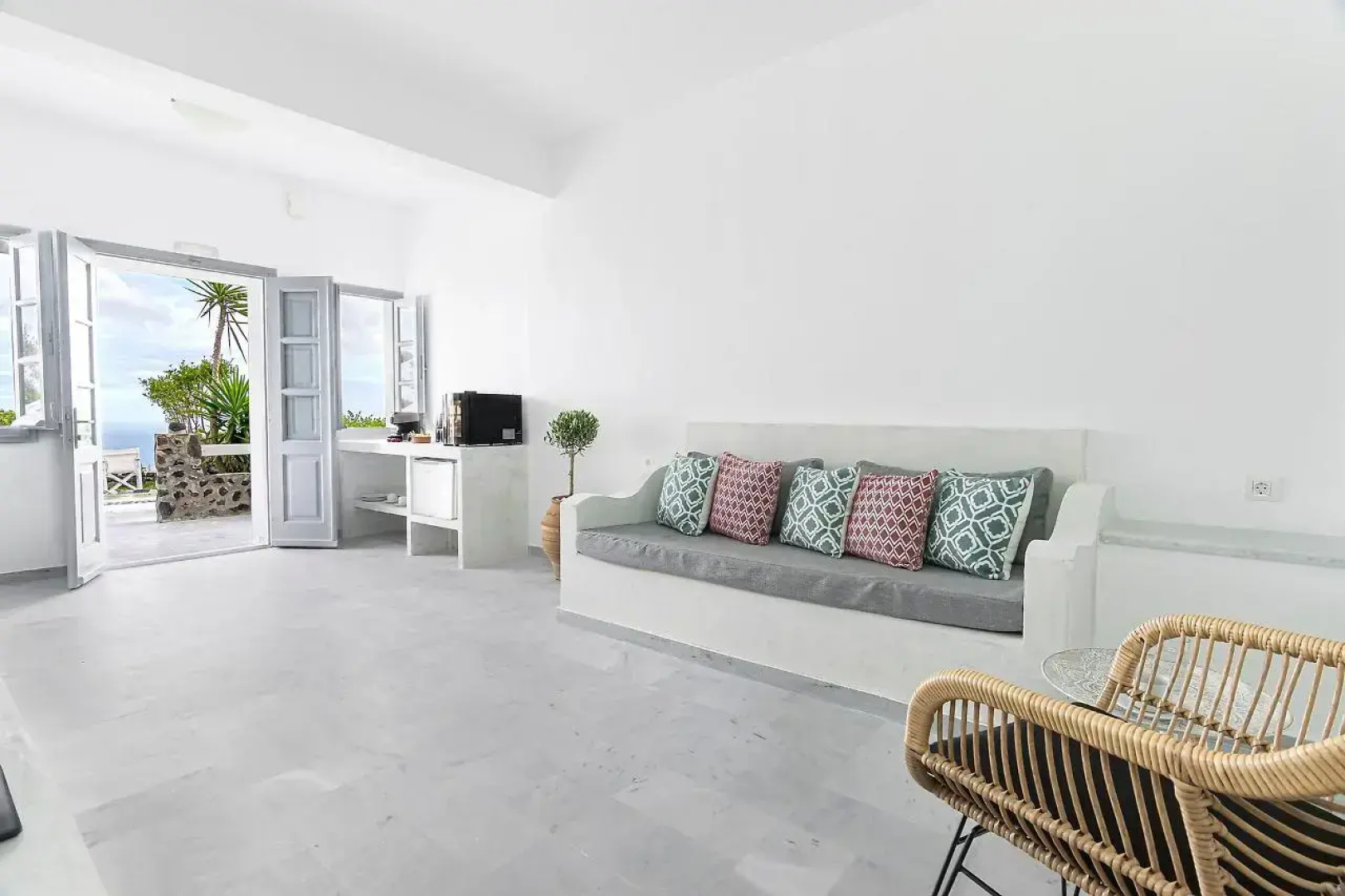 Phaos Santorini Suites