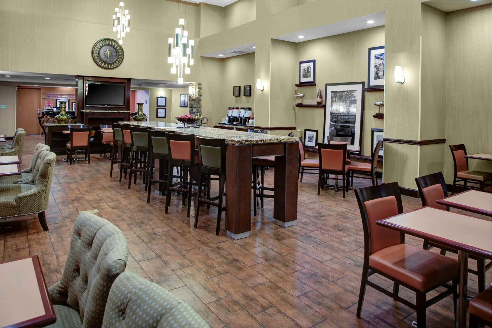 Hampton Inn & Suites Bakersfield/Hwy 58, CA