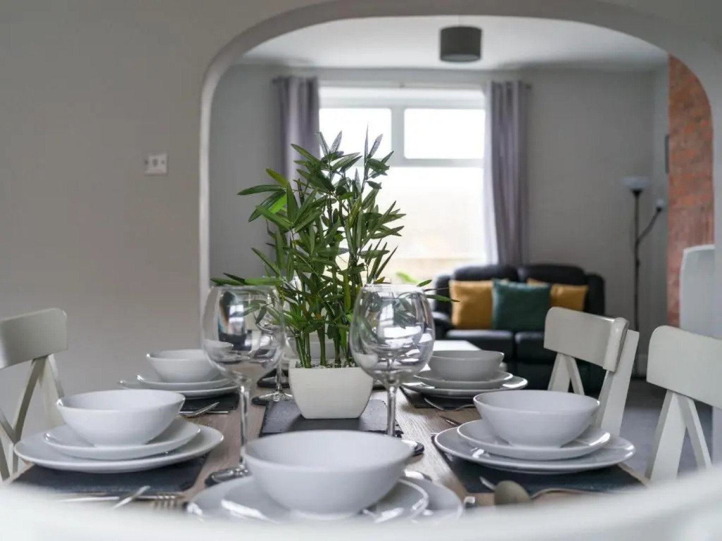 East House-sleeps 5-pet Friendly-garden - Parking