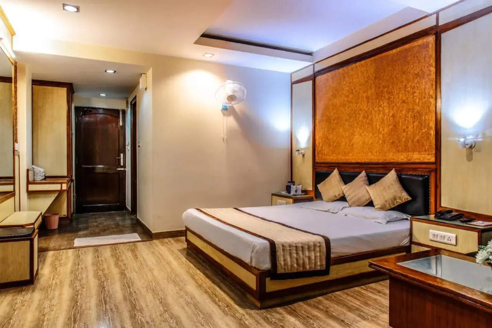Hotel Sukh Sagar Regency