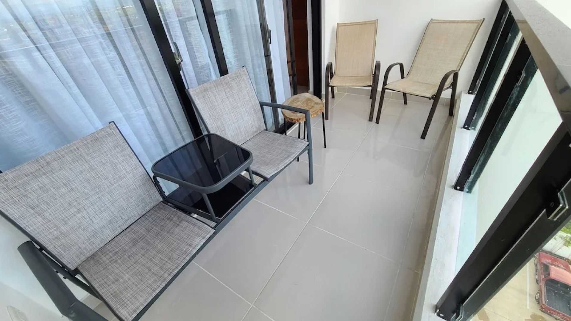 Torre de lujo con piscina y seguridad