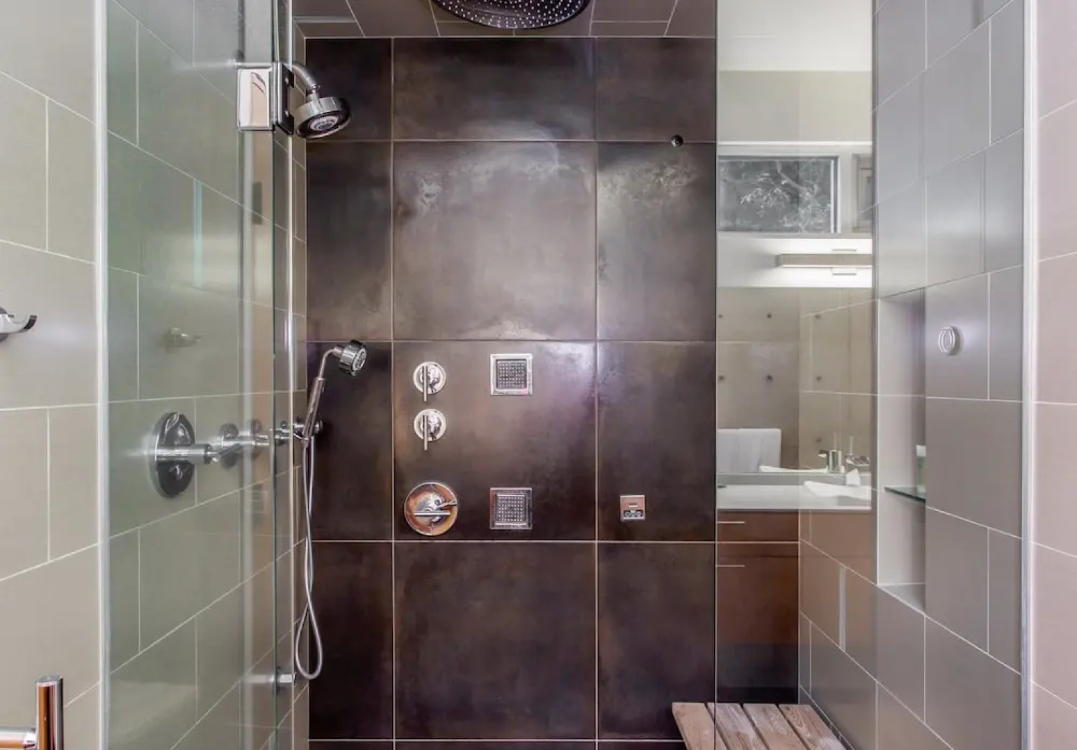 Bayside Retreat Home by RedAwning