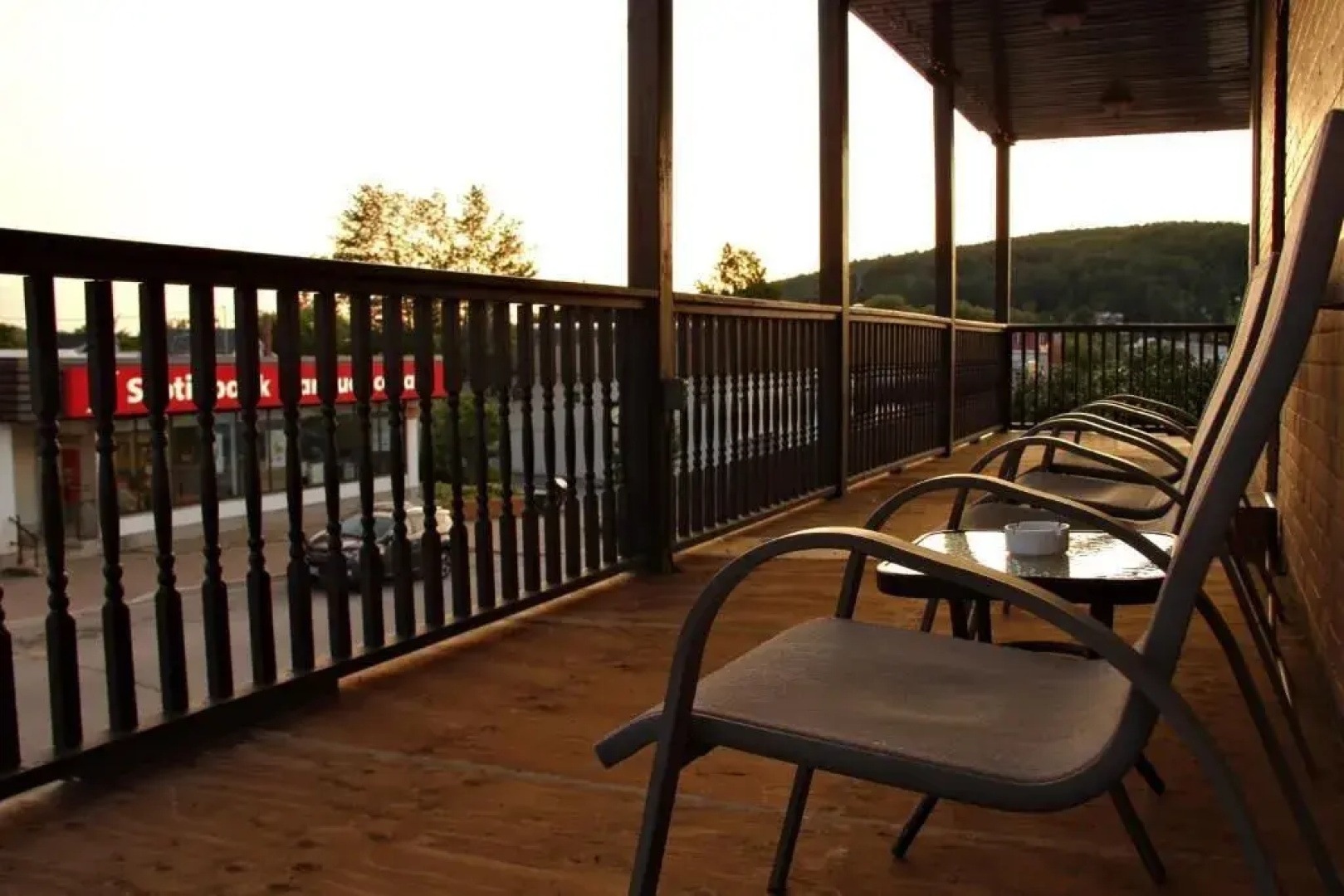 Le Voyageur Inn