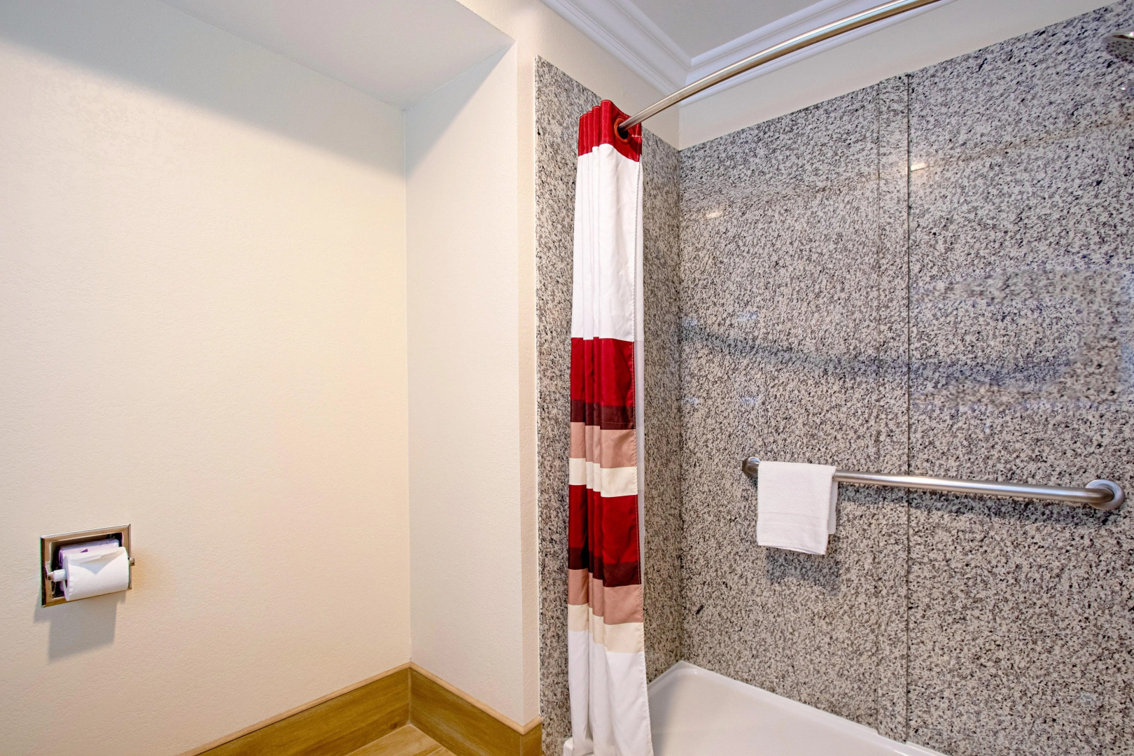 Red Roof Inn & Suites Monterey