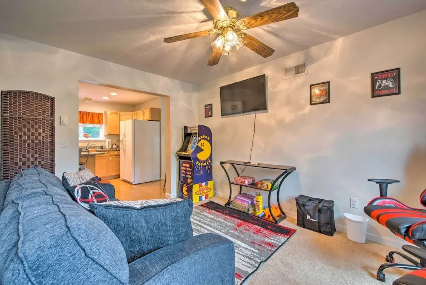 Jacuzzi & Resort Amenities: Tobyhanna Family Home!