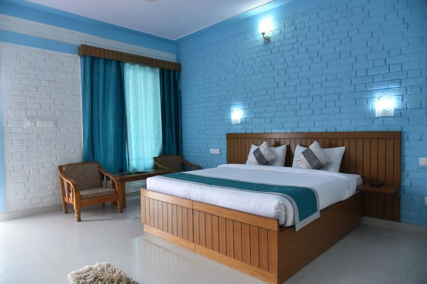 Sunshine Courtyard Resort